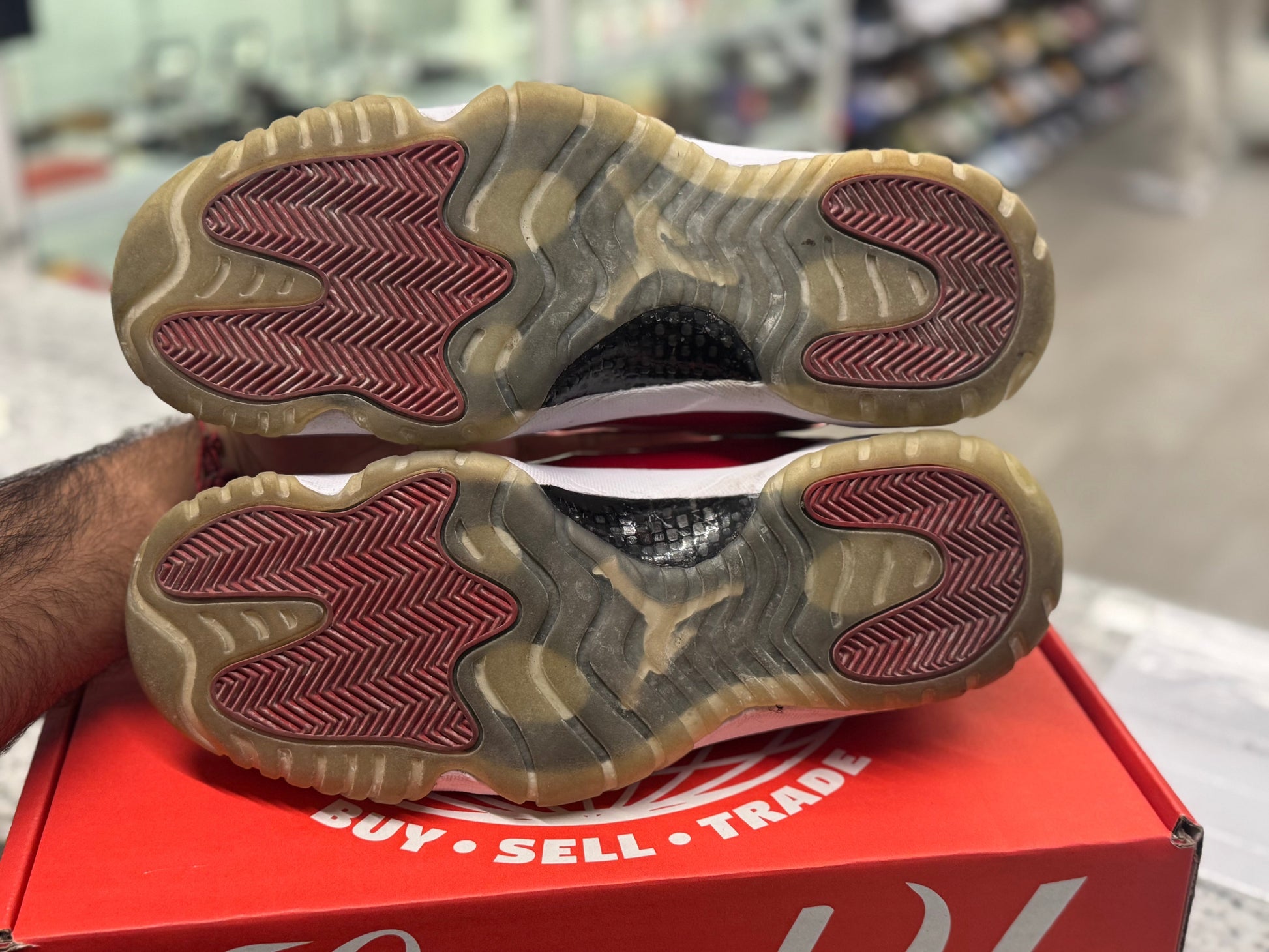 PRE OWNED Air Jordan Retro Low 11 "Cherry" 2016