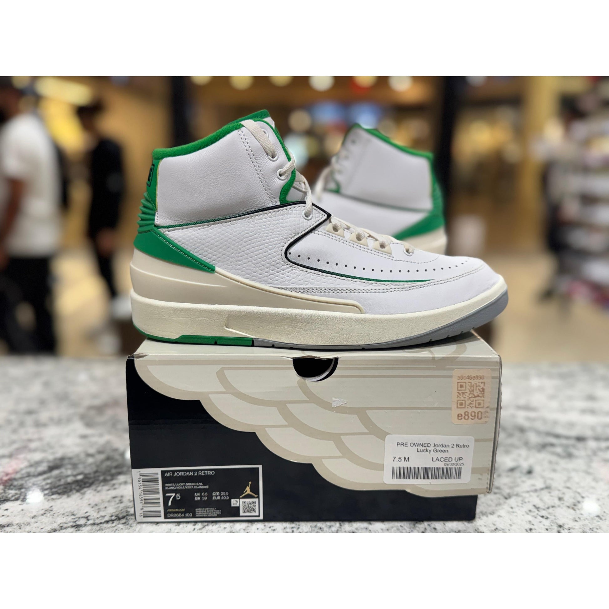 PRE OWNED Jordan 2 Retro Lucky Green