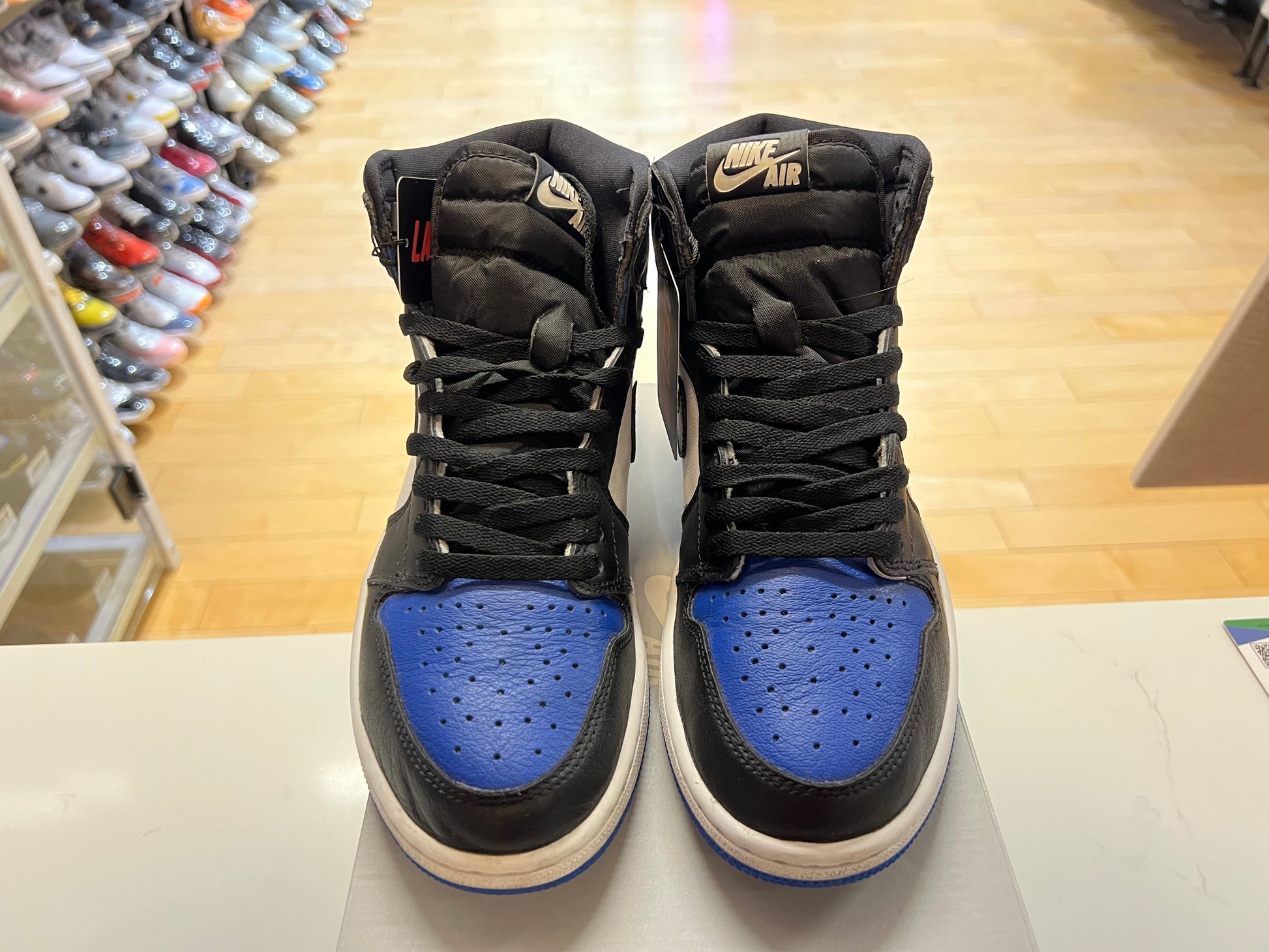 PRE OWNED  Air Jordan Retro 1 High Royal Toe "9.5 M"