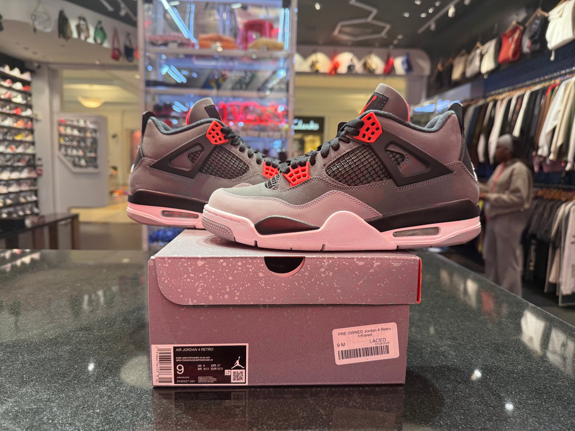 PRE OWNED Jordan 4 Retro Infrared