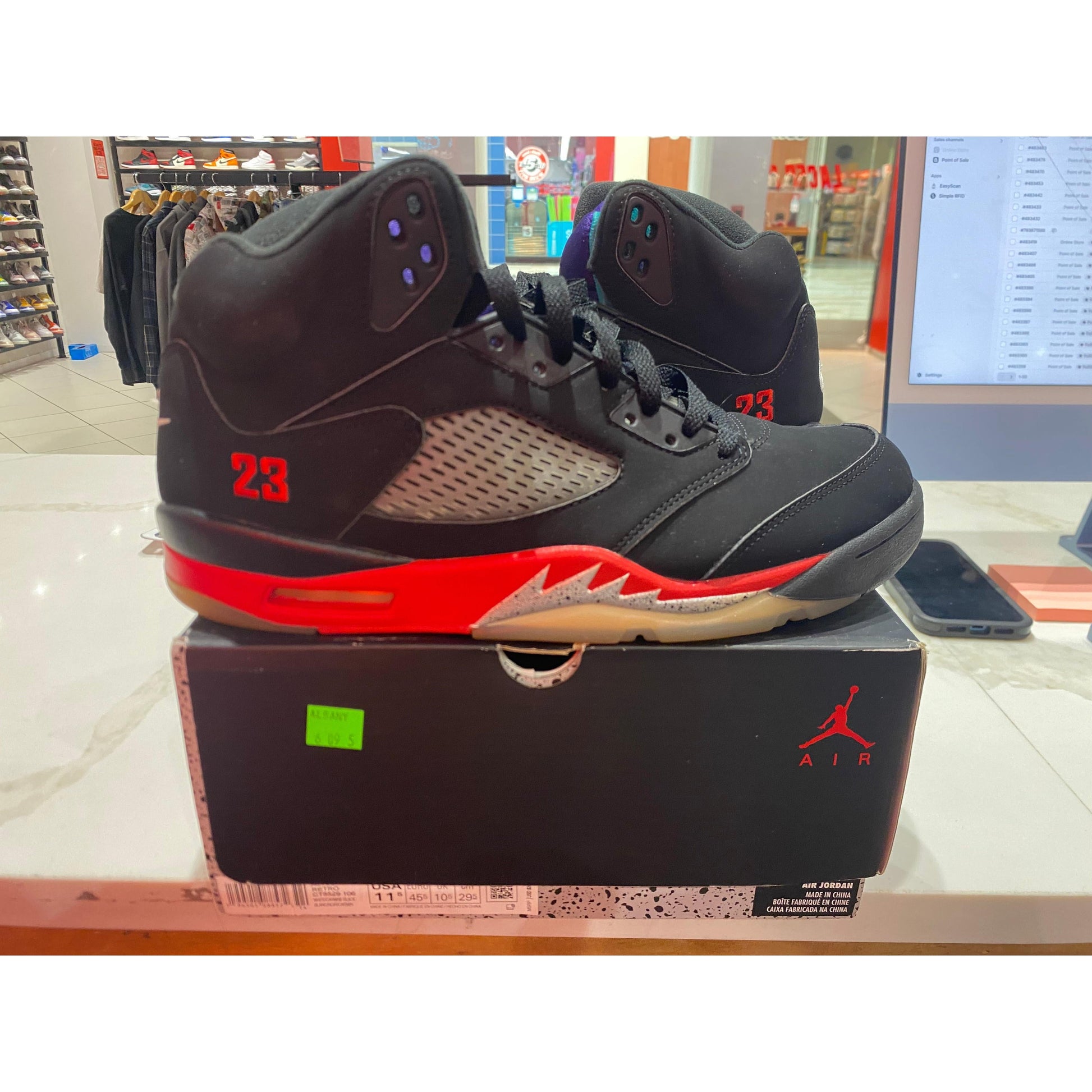 PRE OWNED Jordan 5 Retro Top 3