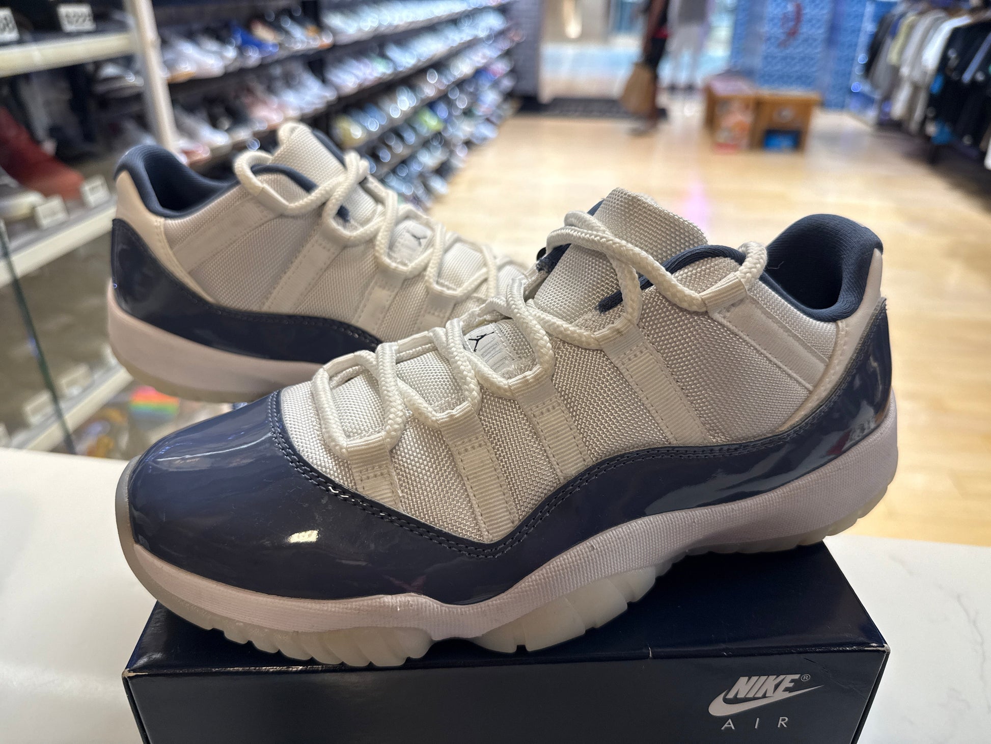 PRE OWNED Jordan 11 Retro Low Diffused Blue