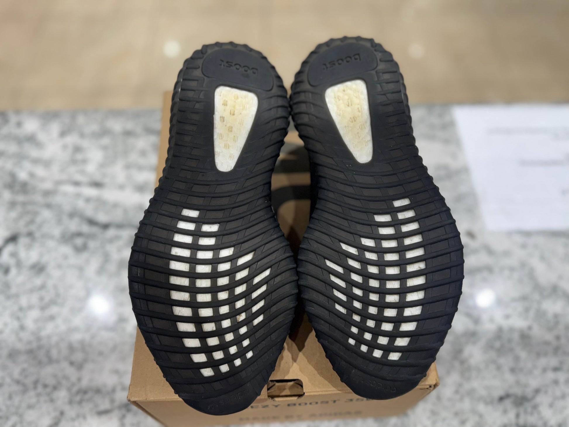 PRE OWNED adidas Yeezy Boost 350 V2 Dazzling Blue