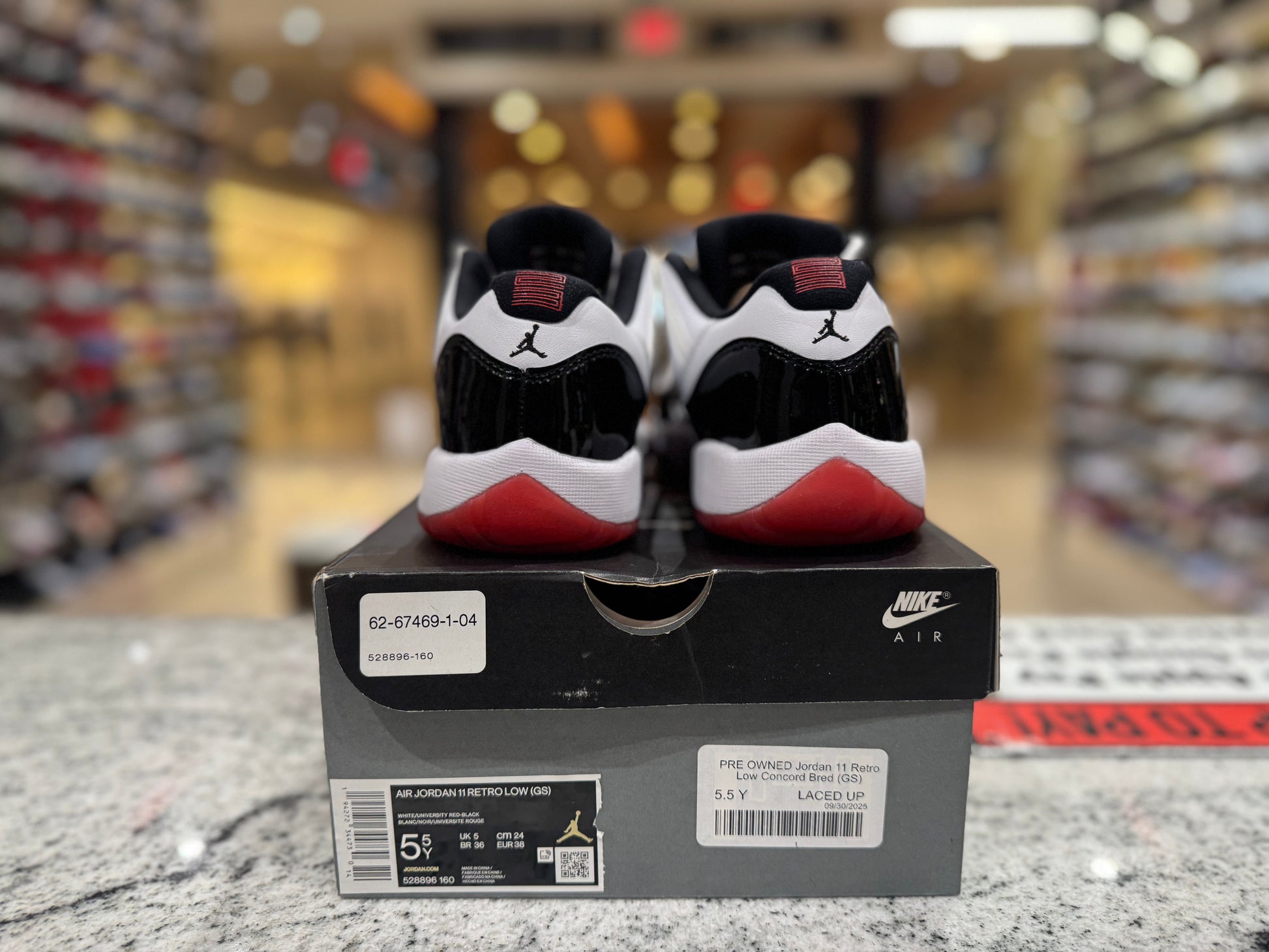 PRE OWNED Jordan 11 Retro Low Concord Bred (GS)