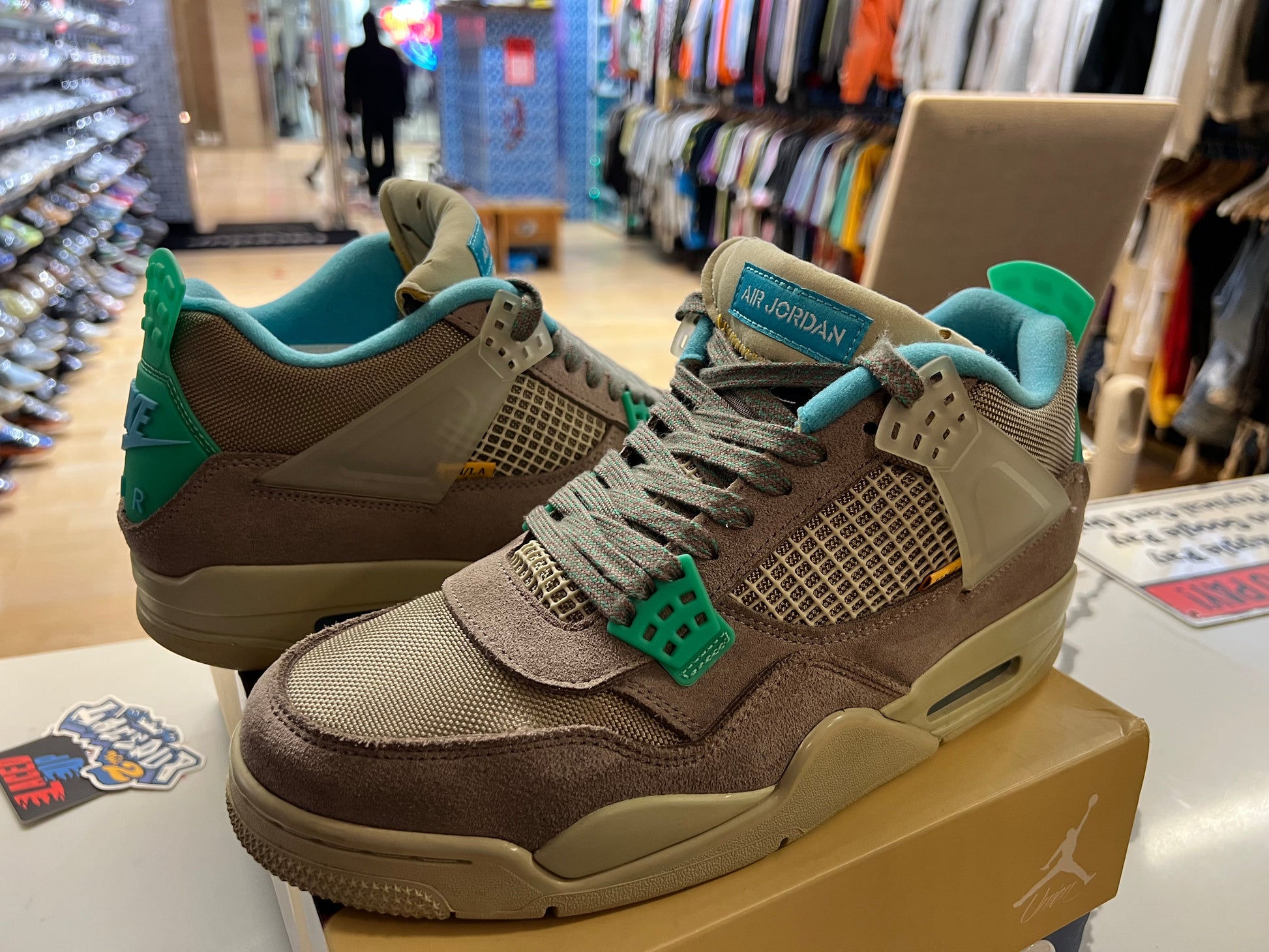 PRE OWNED Jordan 4 Retro SP 30th Anniversary Union Taupe Haze
