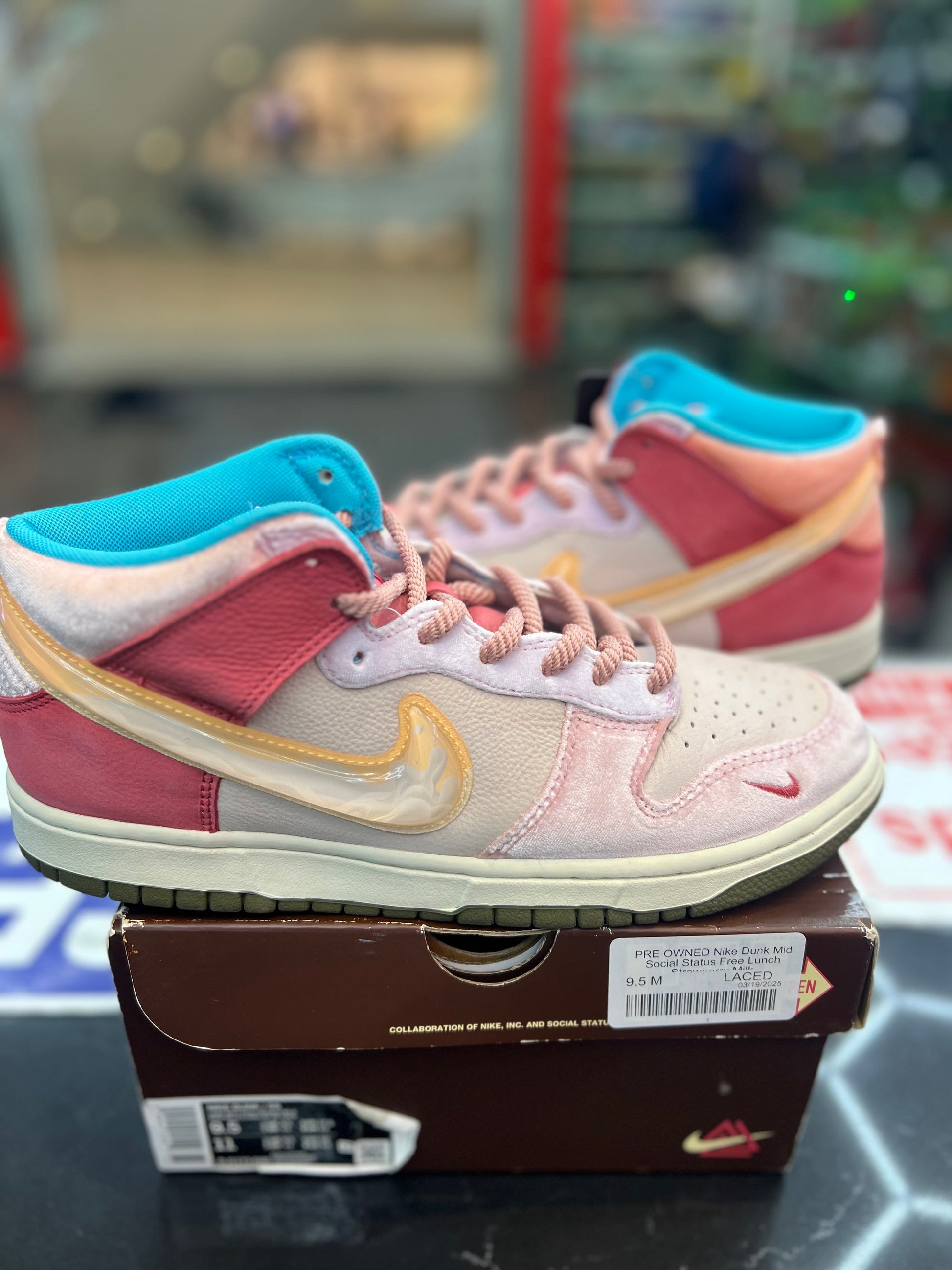 PRE OWNED Nike Dunk Mid Social Status Free Lunch Strawberry Milk