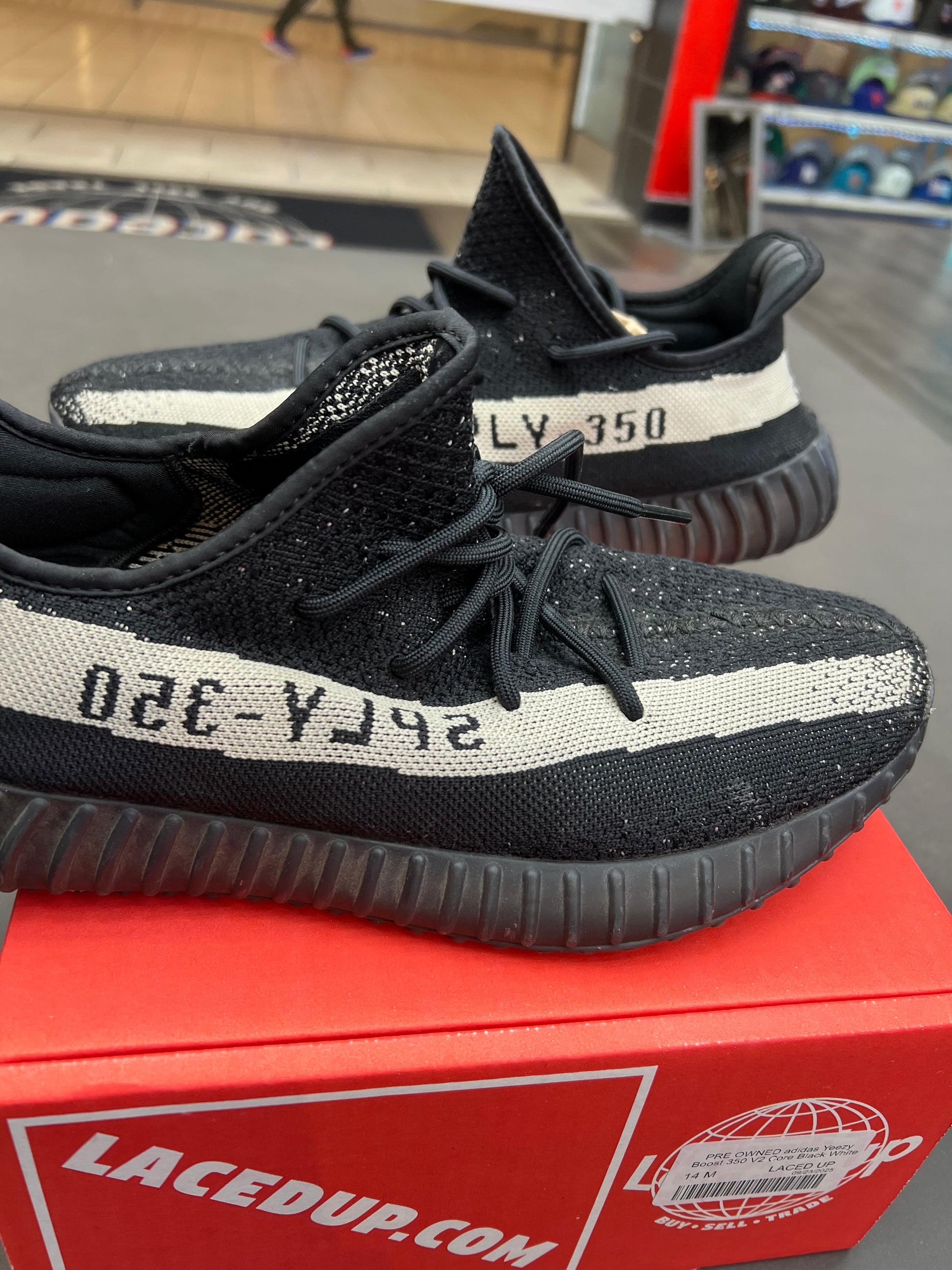 PRE OWNED adidas Yeezy Boost 350 V2 Core Black White