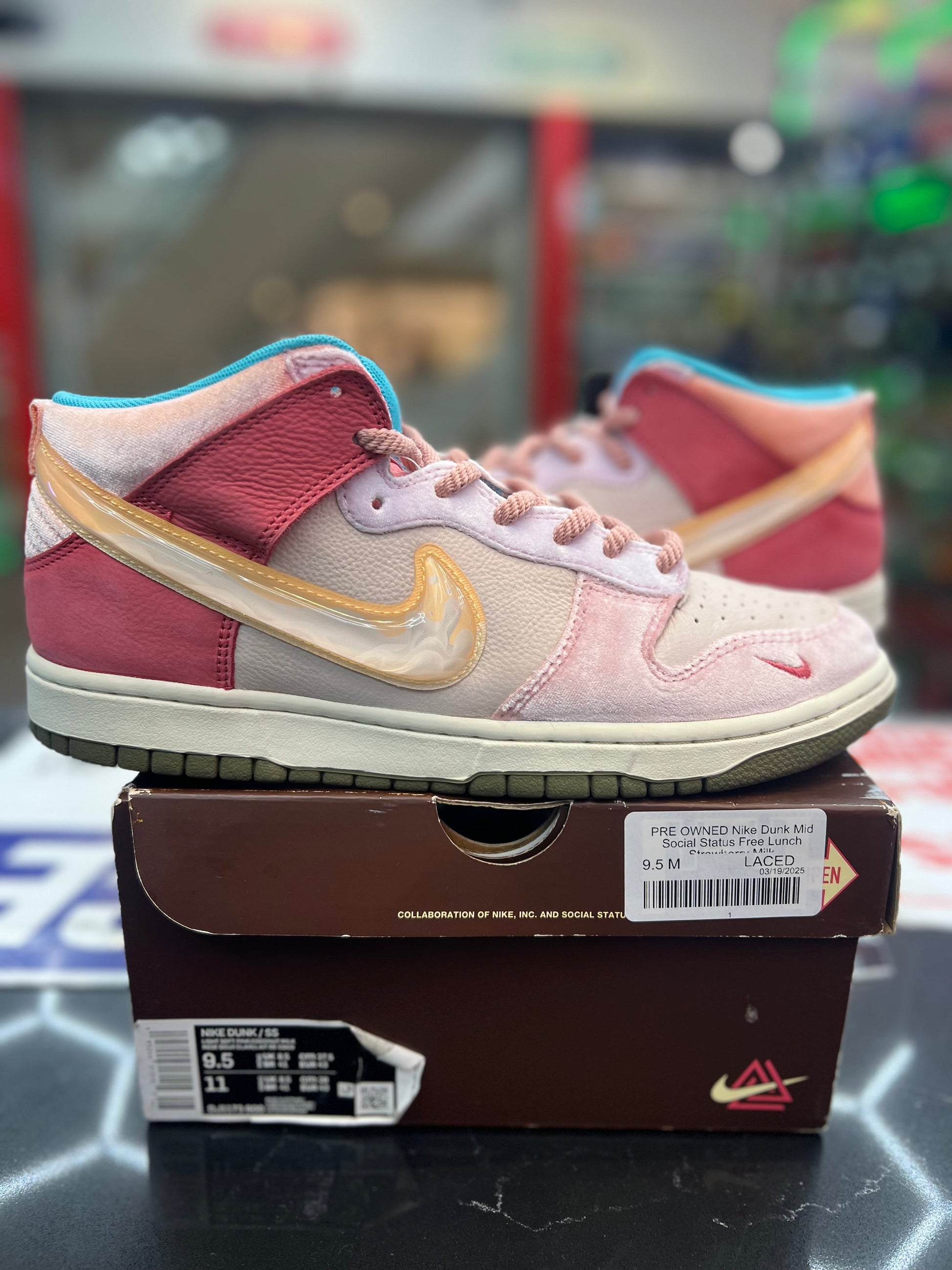 PRE OWNED Nike Dunk Mid Social Status Free Lunch Strawberry Milk