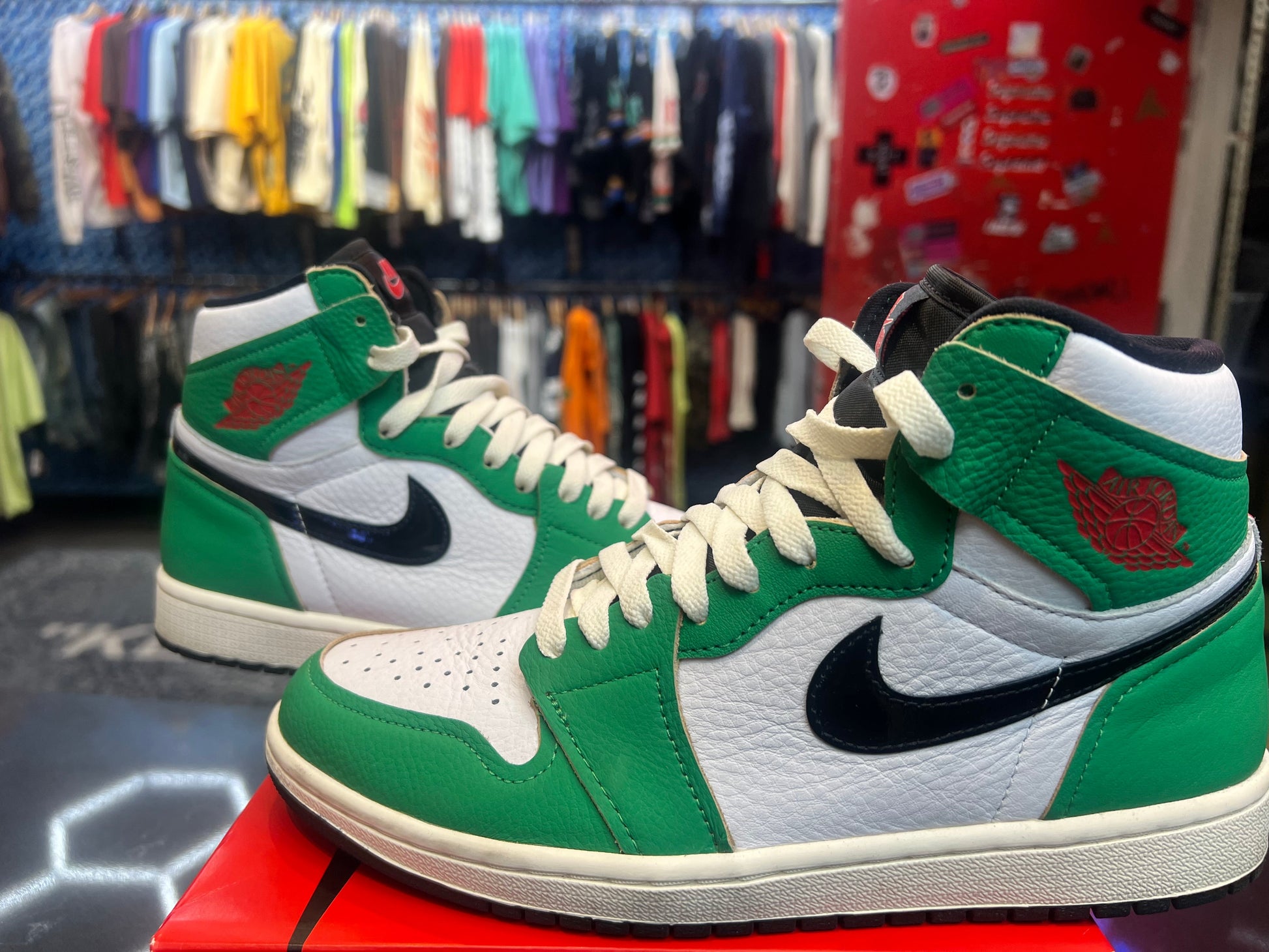PRE OWNED Jordan 1 Retro High OG Lucky Green (GS) NO BOX