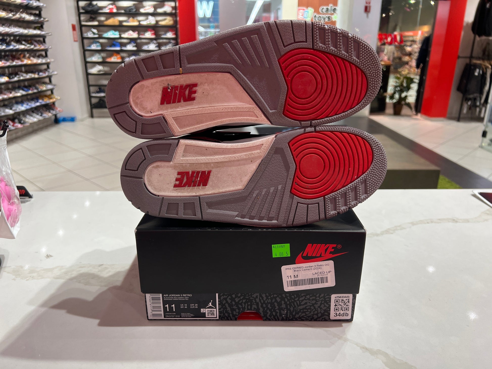 PRE OWNED Jordan 3 Retro OG Black Cement (2024)