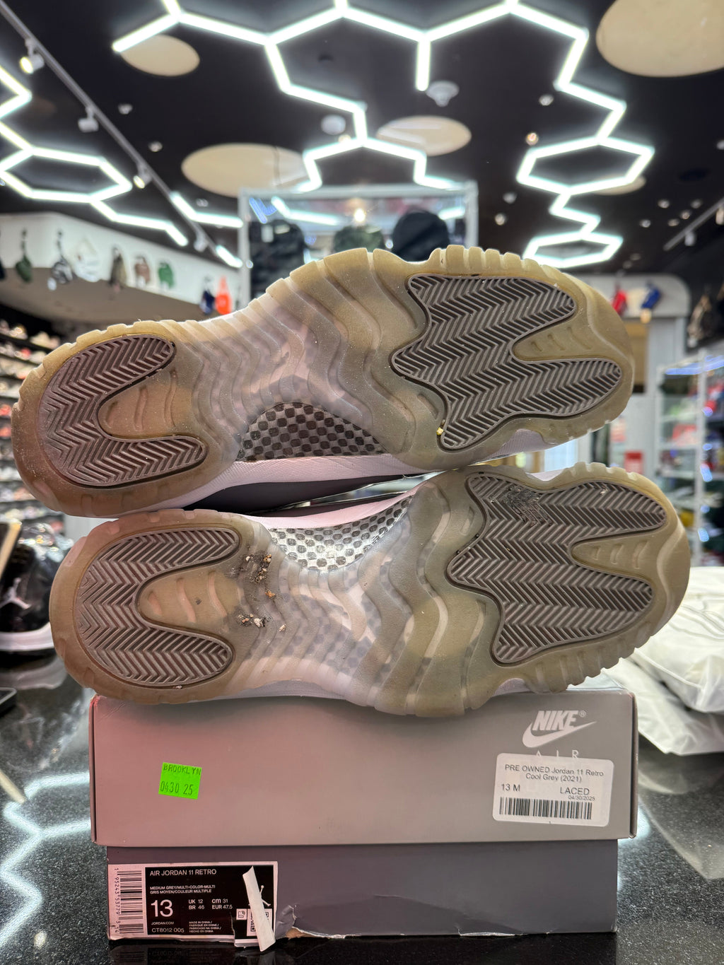 PRE OWNED Jordan 11 Retro Cool Grey (2021)