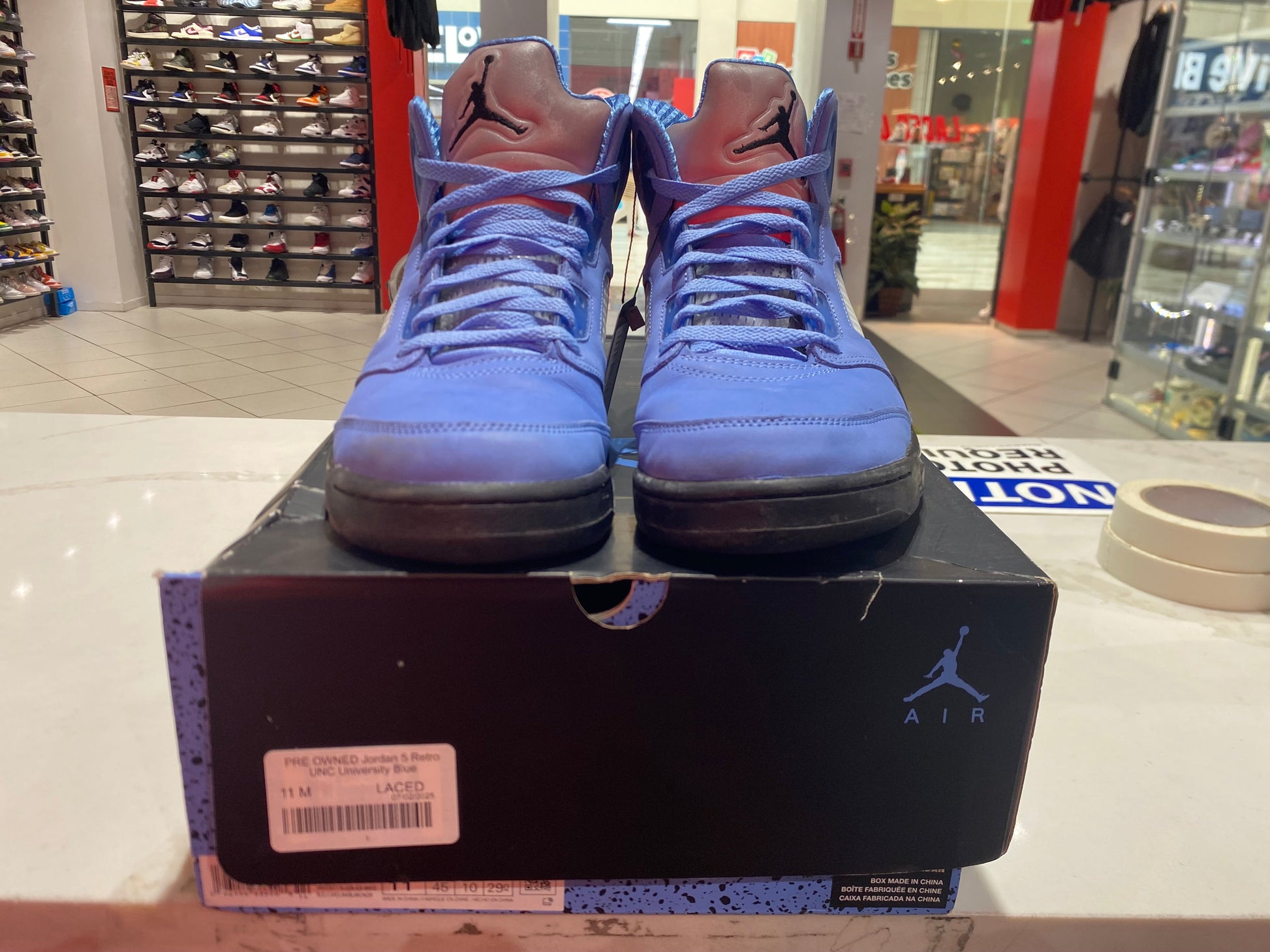 PRE OWNED Jordan 5 Retro UNC University Blue