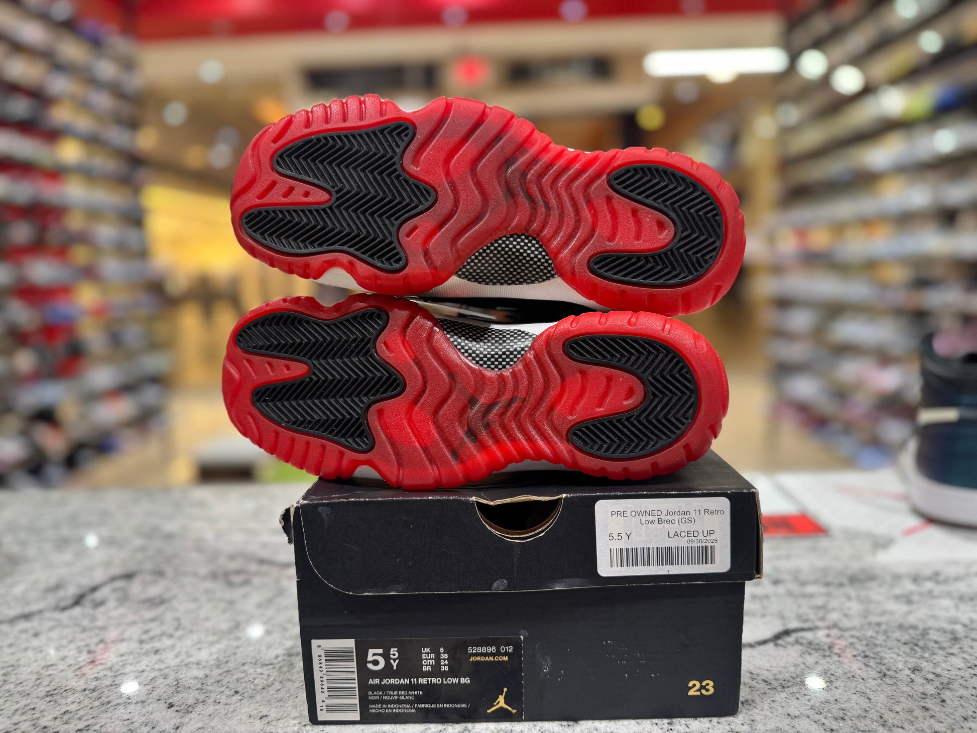 PRE OWNED Jordan 11 Retro Low Bred (GS)