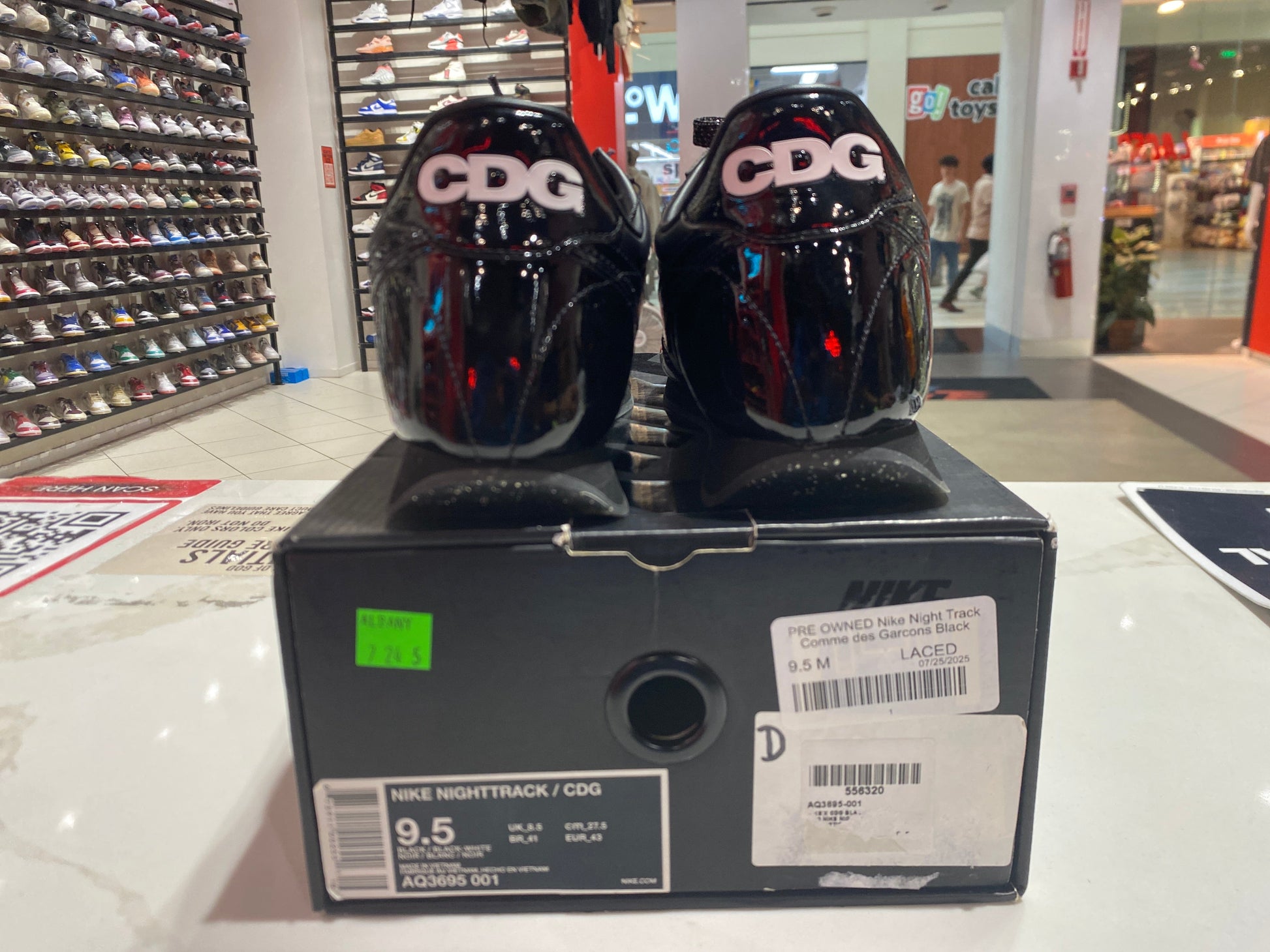 PRE OWNED Nike Night Track Comme des Garcons Black