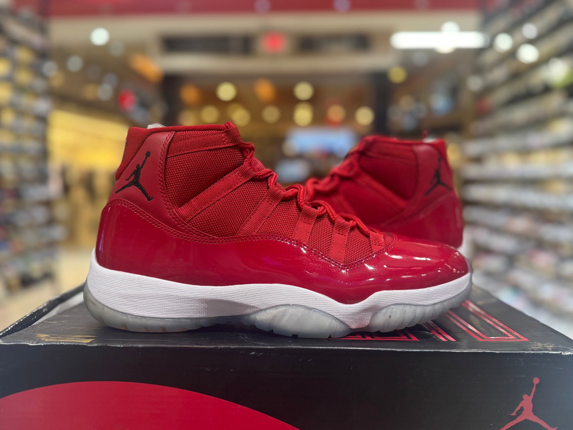 PRE OWNED Air Jordan Retro 11 “Win Like 96”