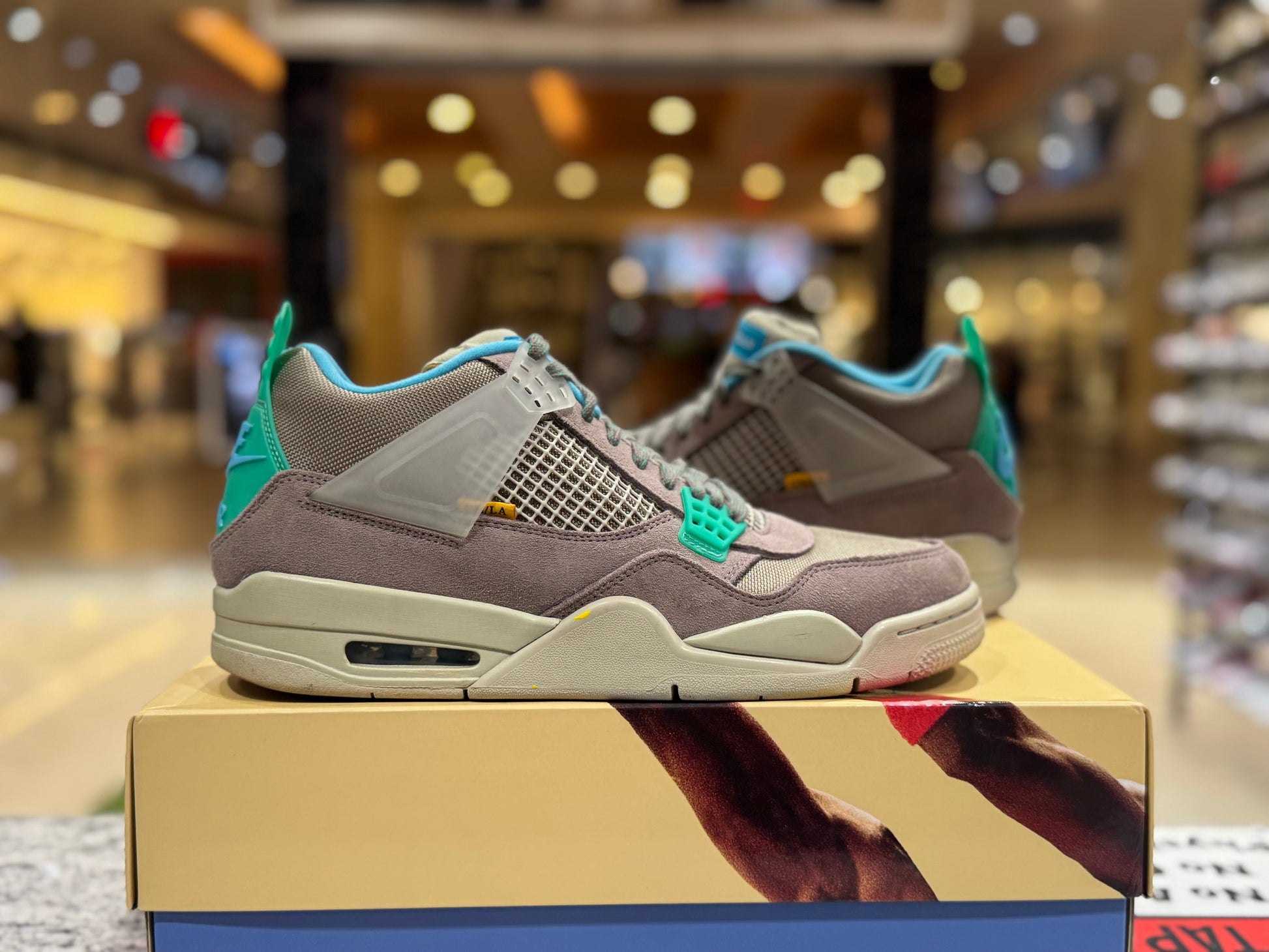 PRE OWNED Jordan 4 Retro SP 30th Anniversary Union Taupe Haze