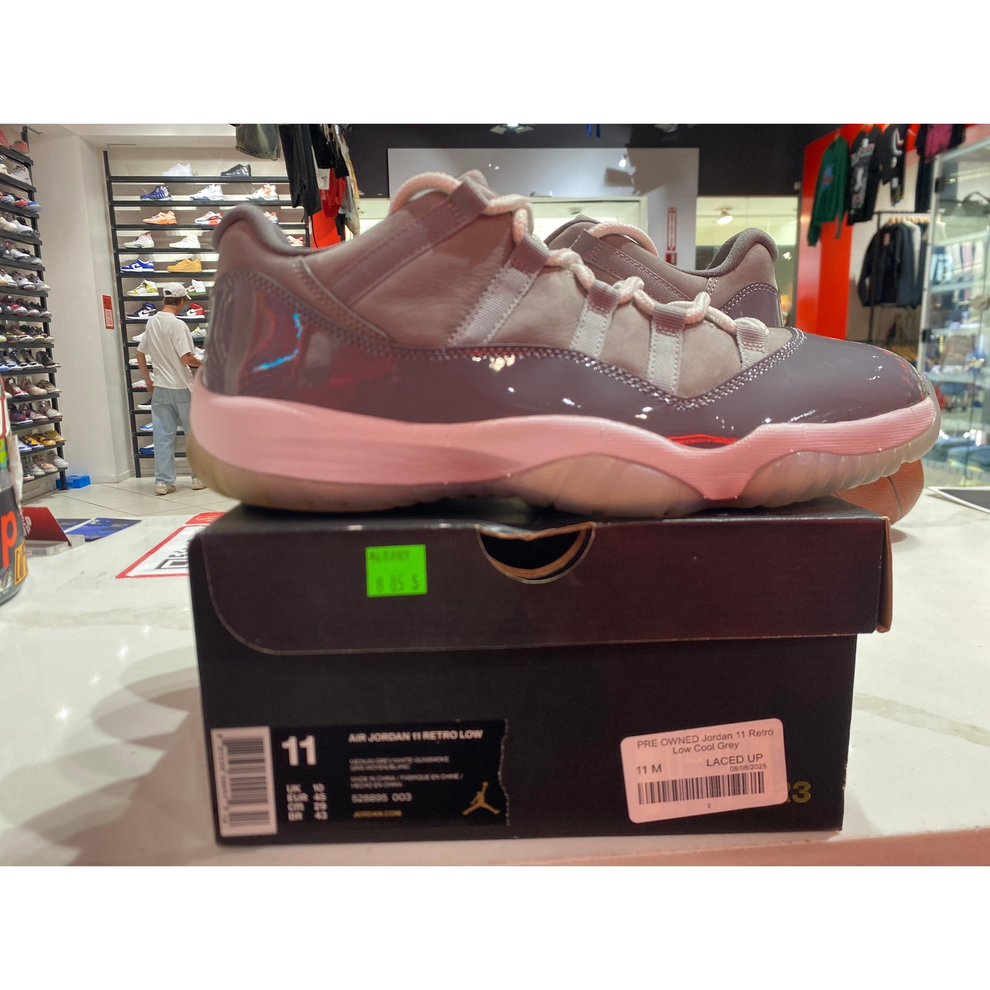 PRE OWNED Jordan 11 Low Cool Grey