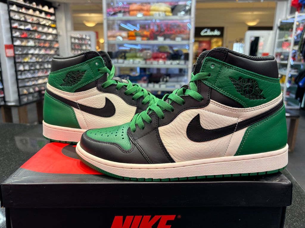 PRE OWNED Air Jordan Retro 1 "Pine Green 1.0"