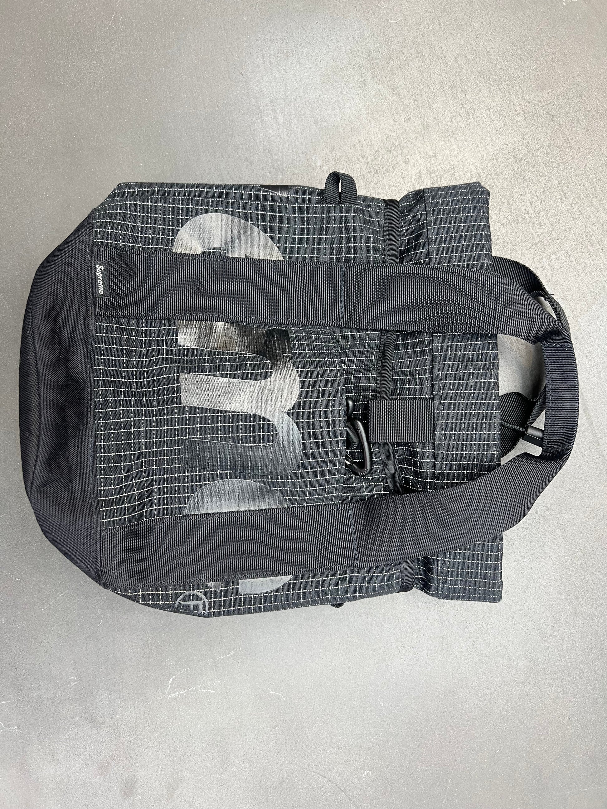 PRE OWNED Supreme Cinch Bag 2024 Black