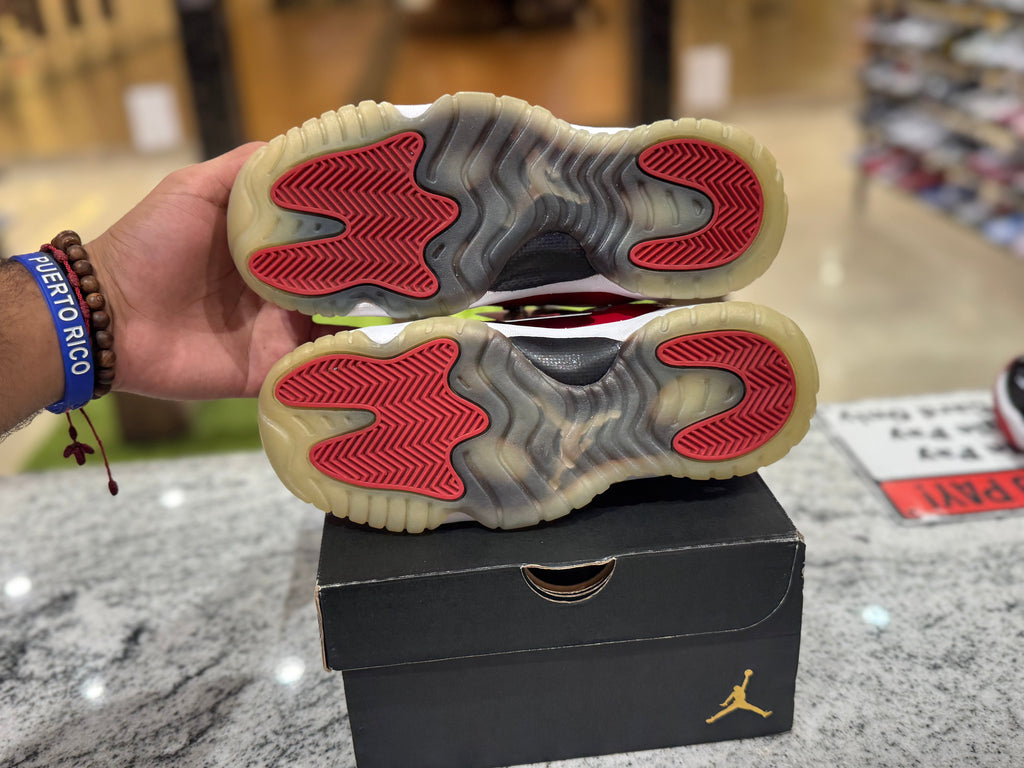 PRE OWNED Jordan 11 Retro Low Cherry (2016) (GS)