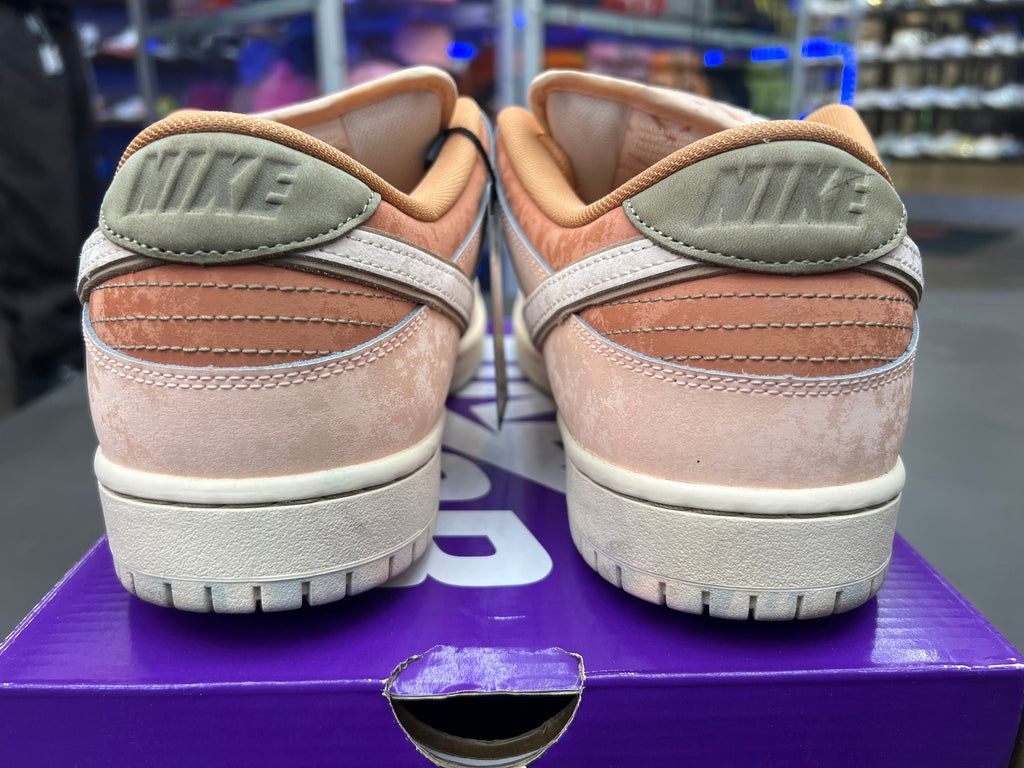 PRE OWNED SB Dunk Low Trocadéro Gardens