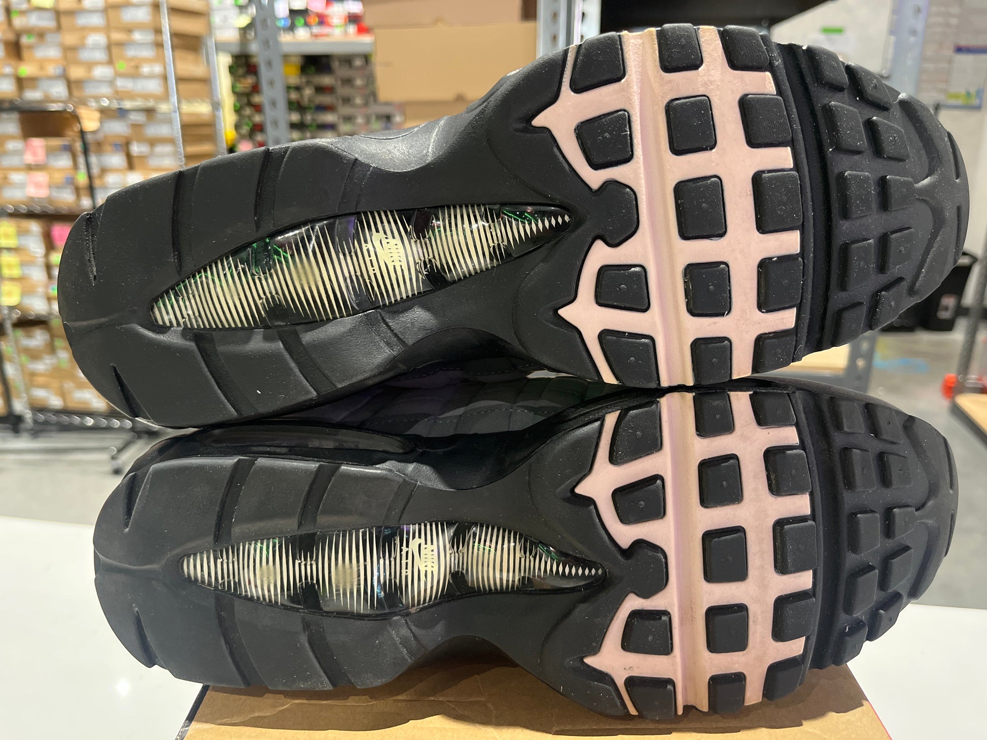 PRE OWNED Nike Air Max 95 Gunsmoke Pink Foam