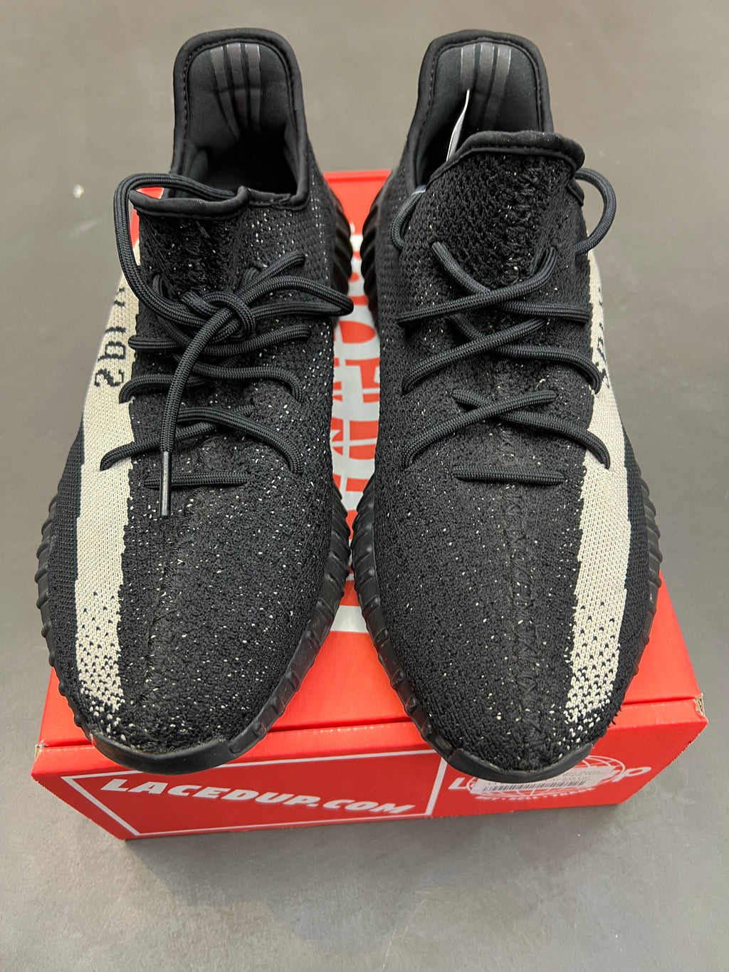PRE OWNED adidas Yeezy Boost 350 V2 Core Black White