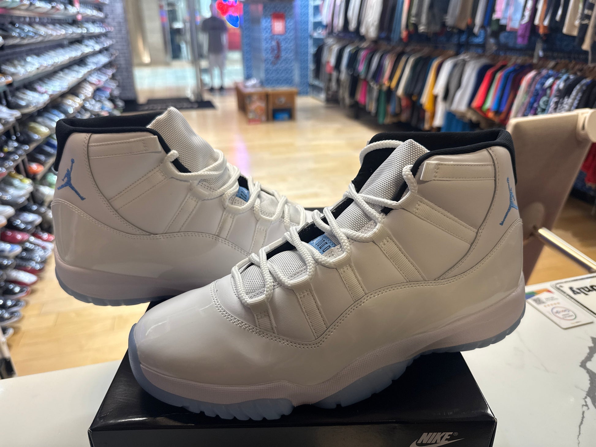 PRE OWNED Jordan 11 Retro Legend Blue (2024)