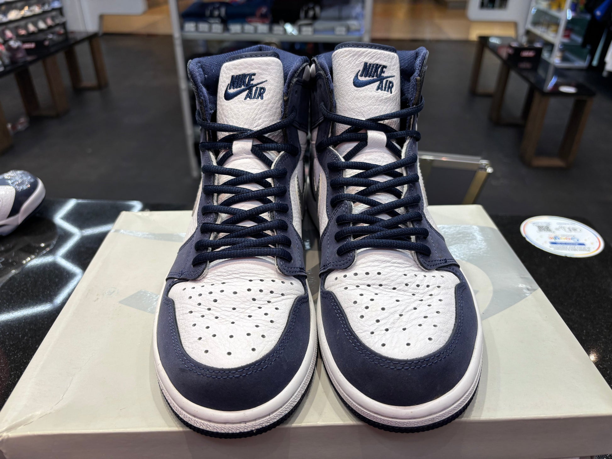 PRE OWNED  Air Jordan Retro 1 High "Midnight Navy" (2020)
