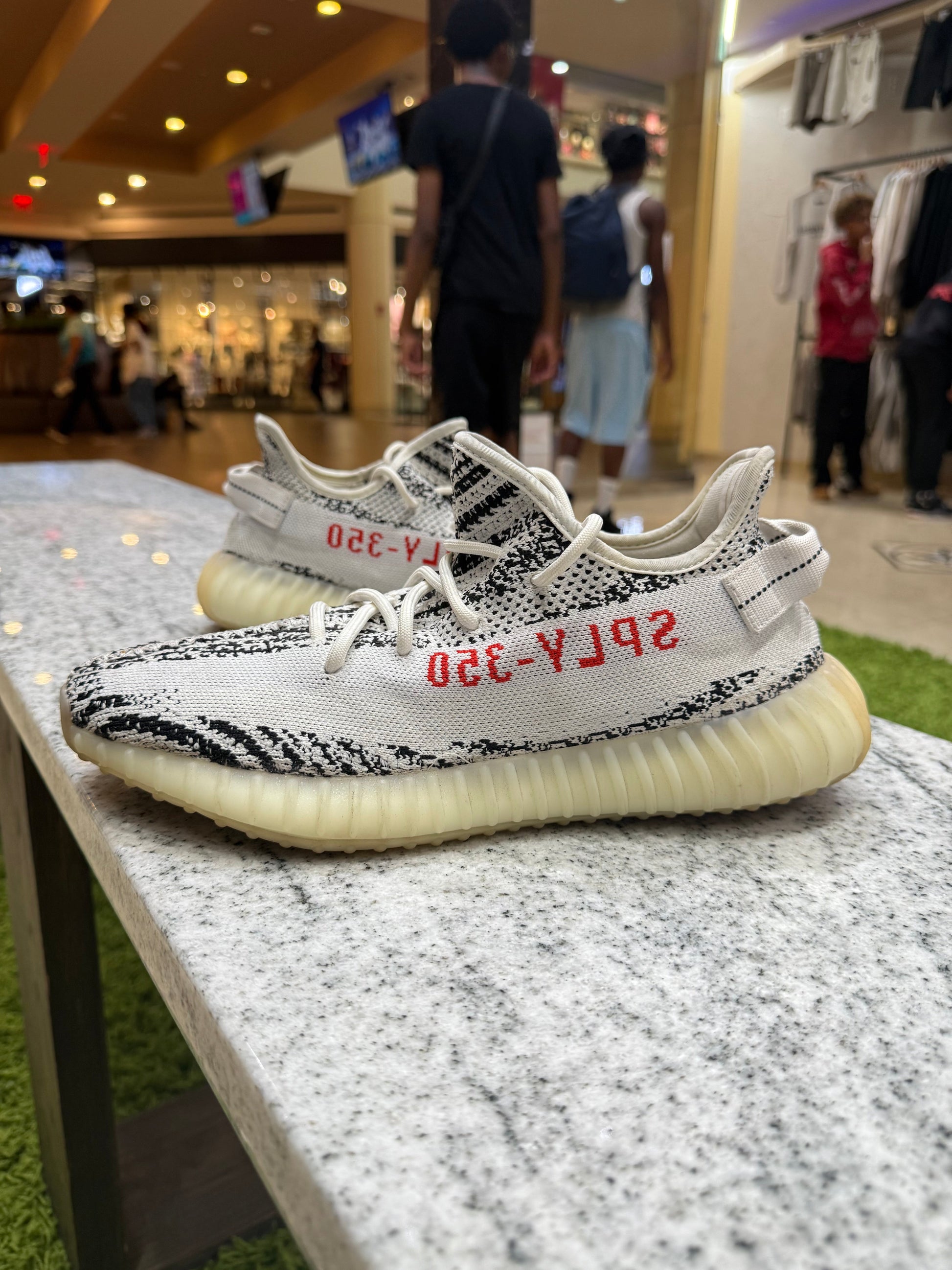 PRE OWNED adidas Yeezy Boost 350 V2 Zebra