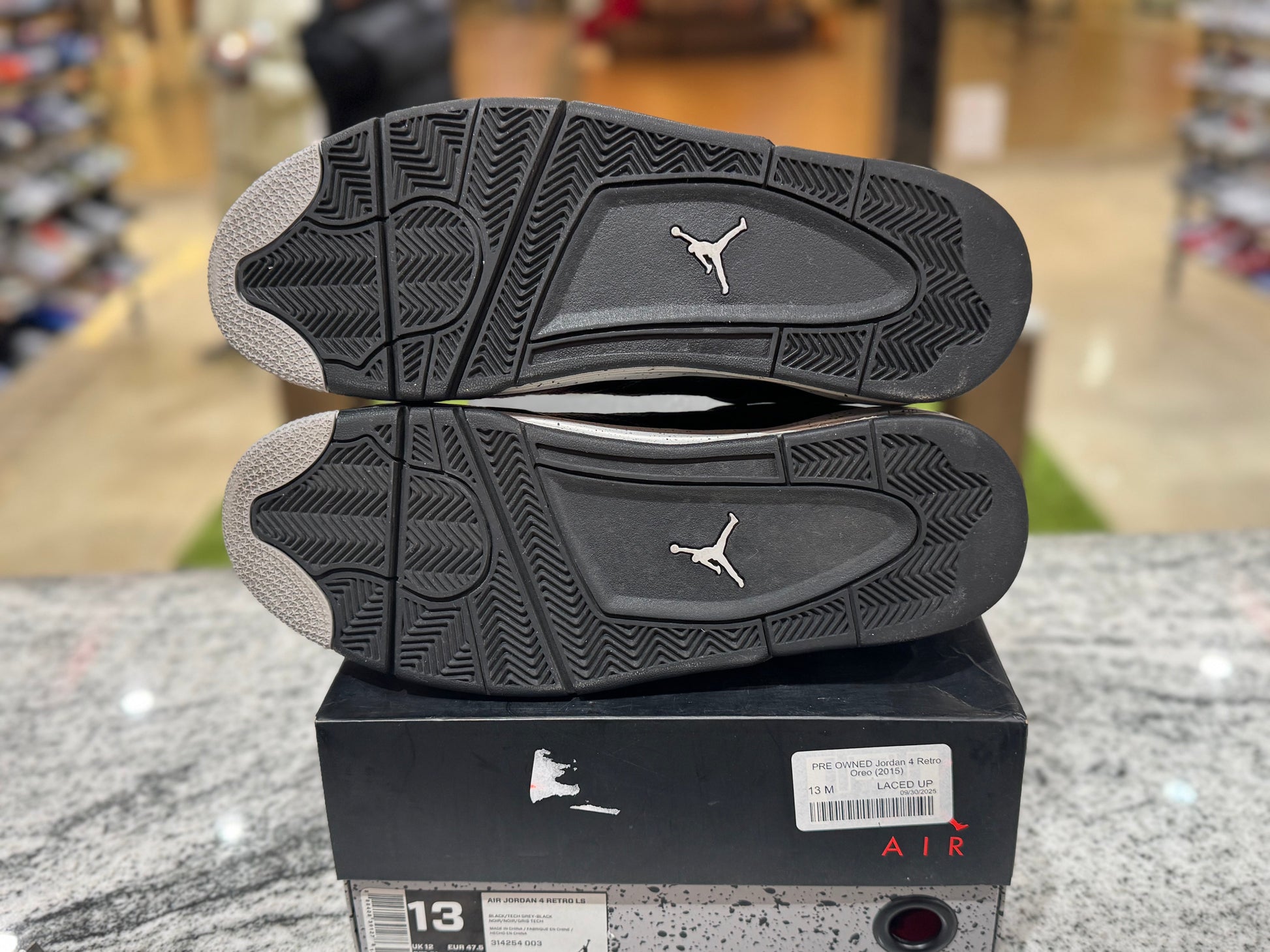 PRE OWNED Jordan 4 Retro Oreo (2015)