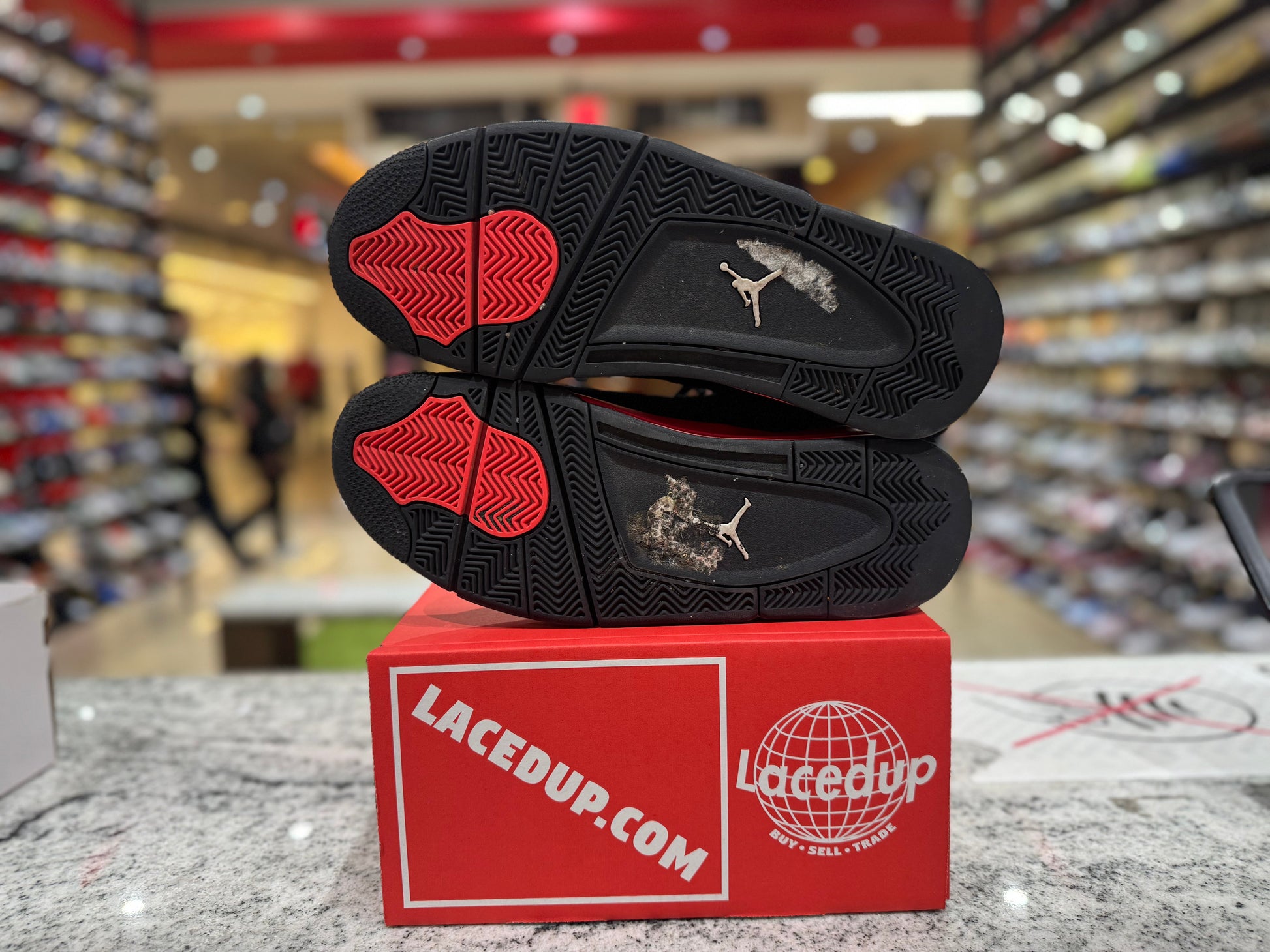 PRE OWNED Jordan 4 Retro Red Thunder NO BOX