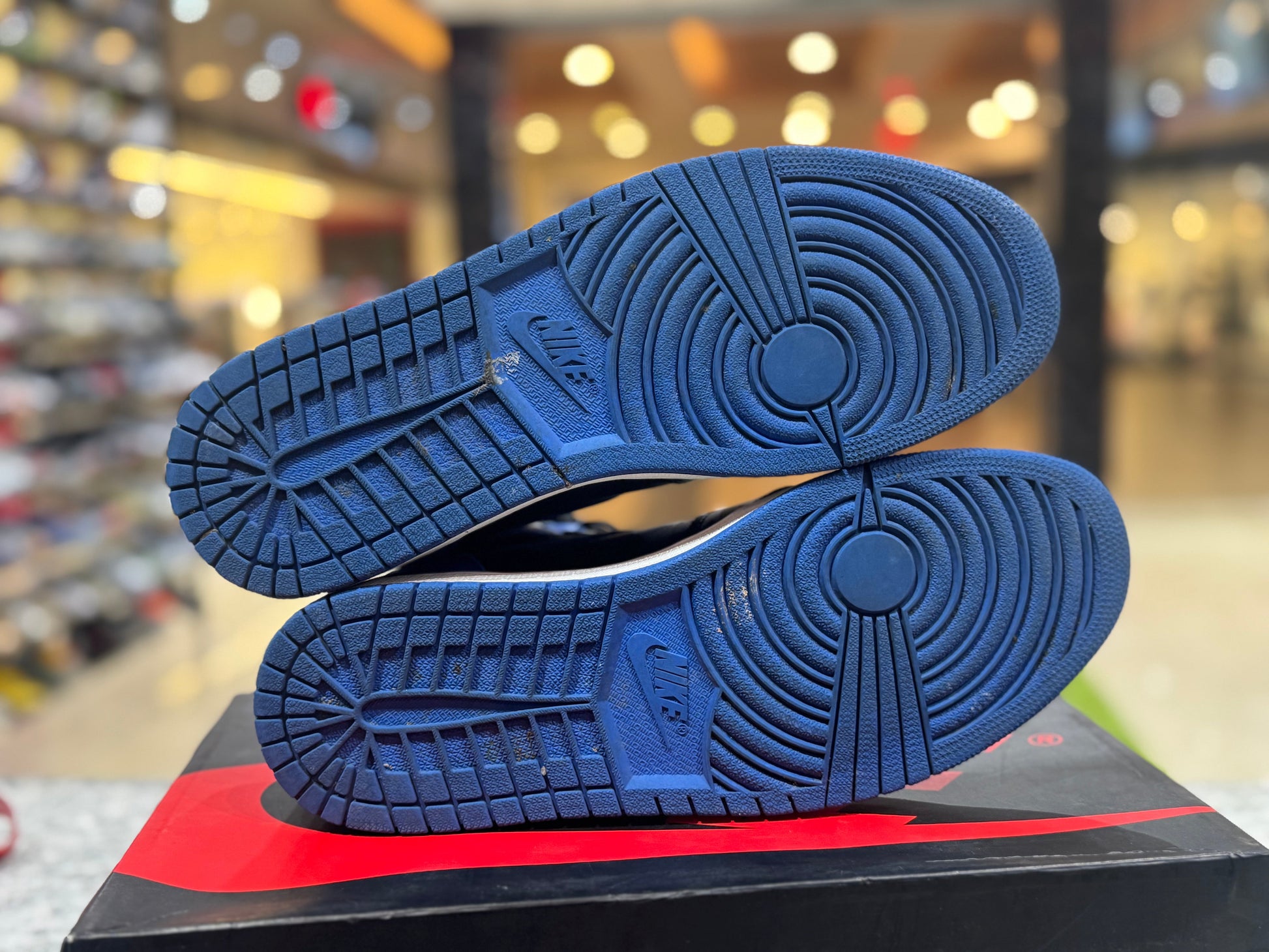 PRE OWNED Jordan 1 Retro Royal (2017)