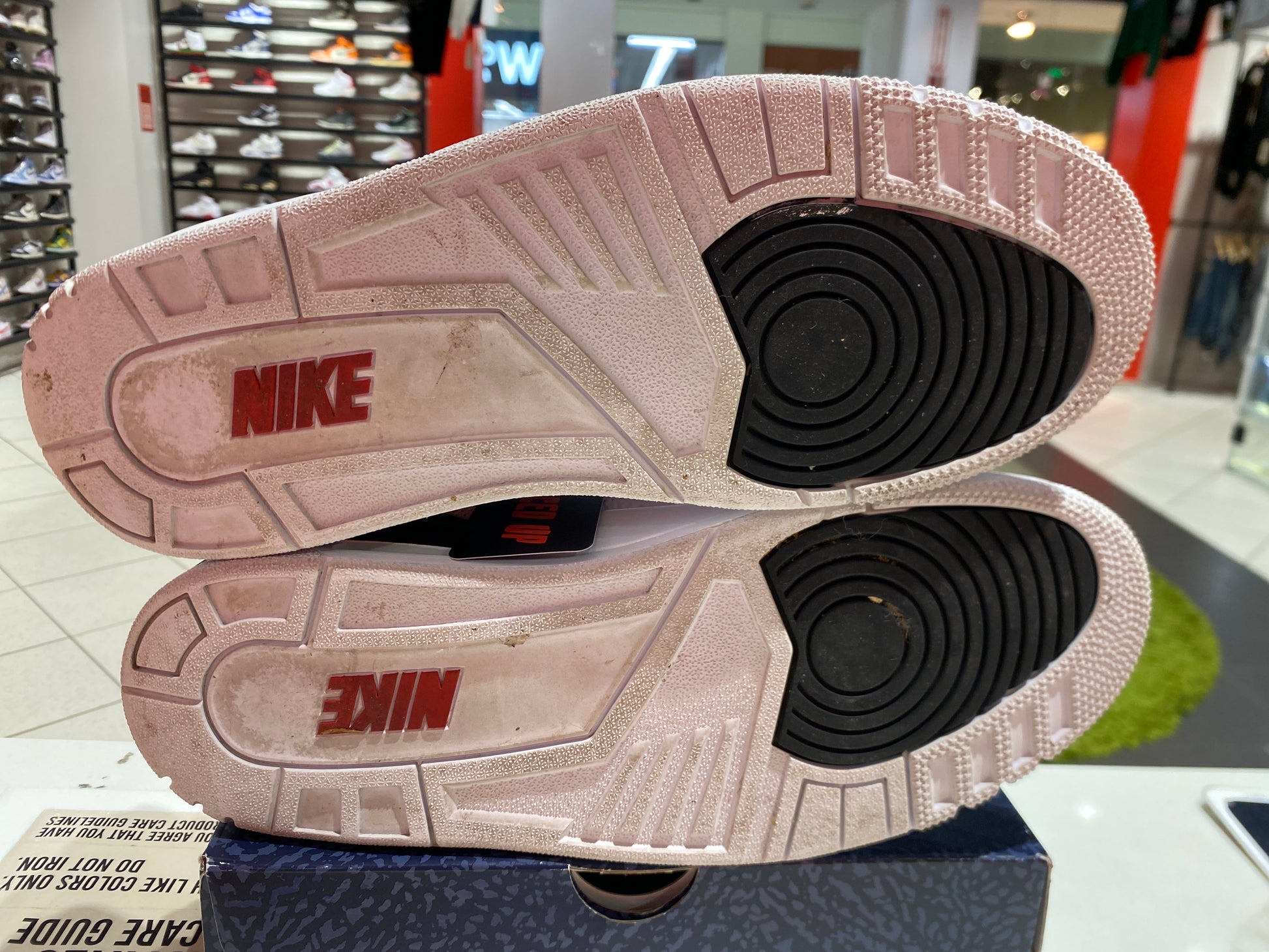 PRE OWNED Jordan 3 Retro SE Fire Red Denim (2020)