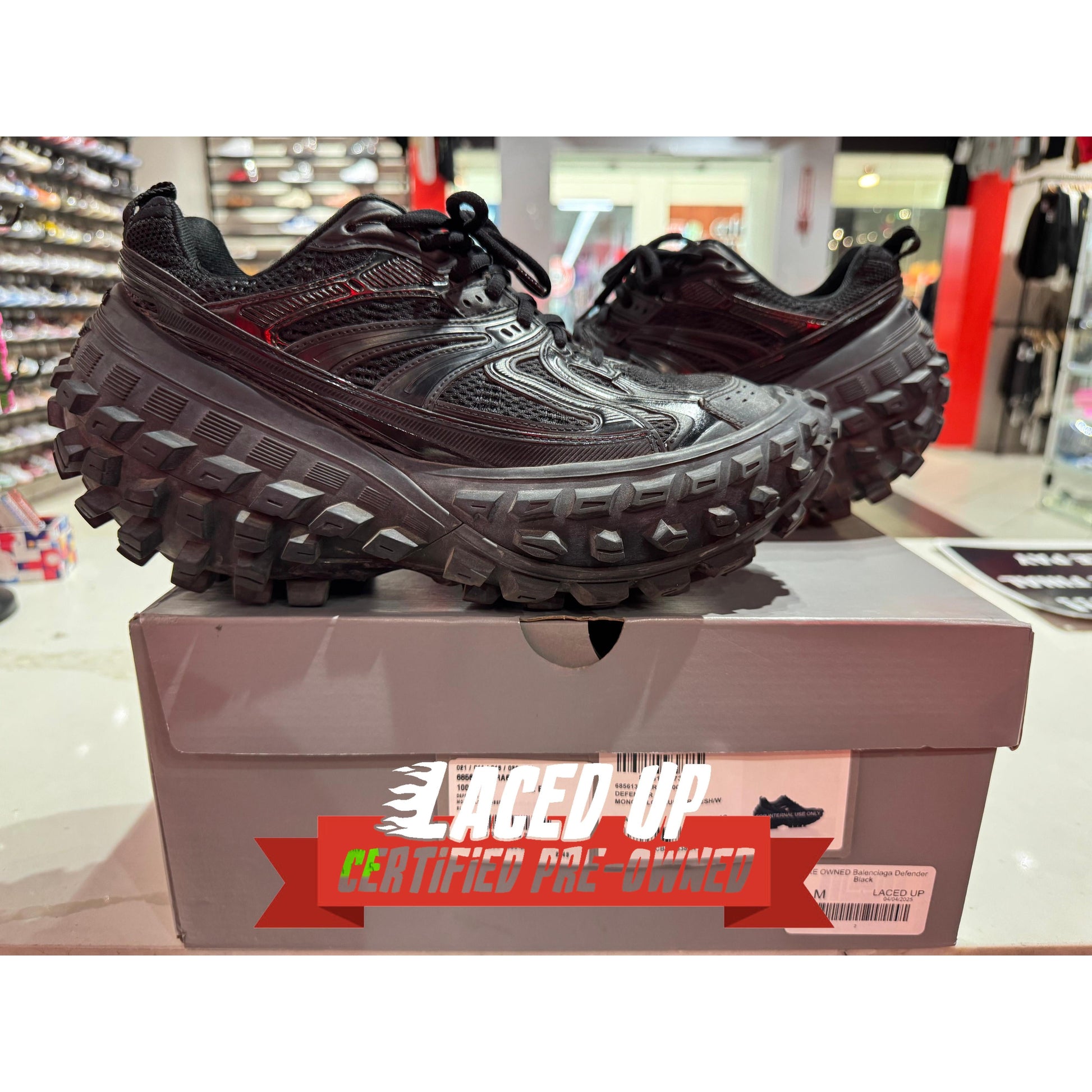 PRE OWNED Balenciaga Defender Blackk