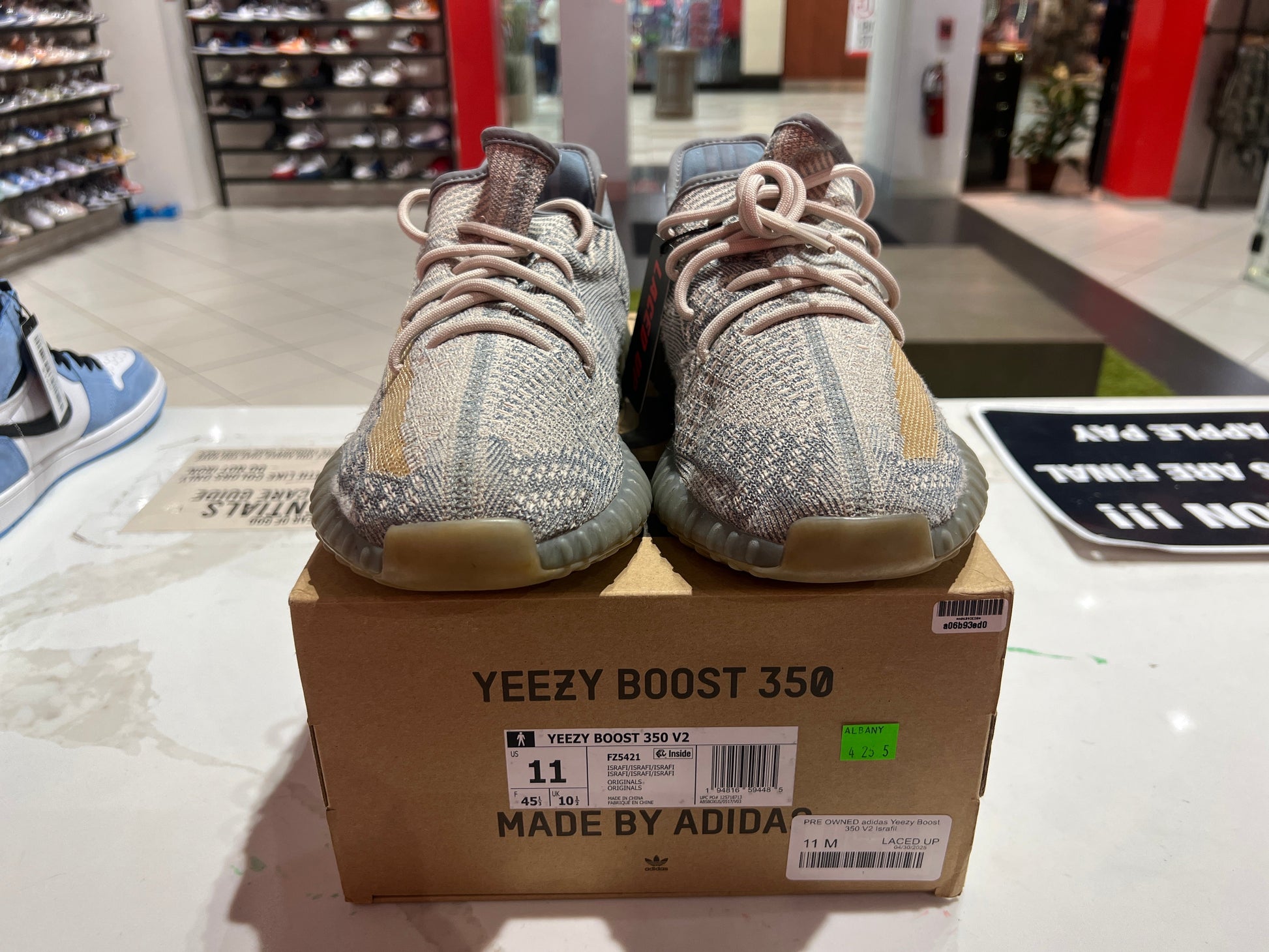 PRE OWNED adidas Yeezy Boost 350 V2 Israfil
