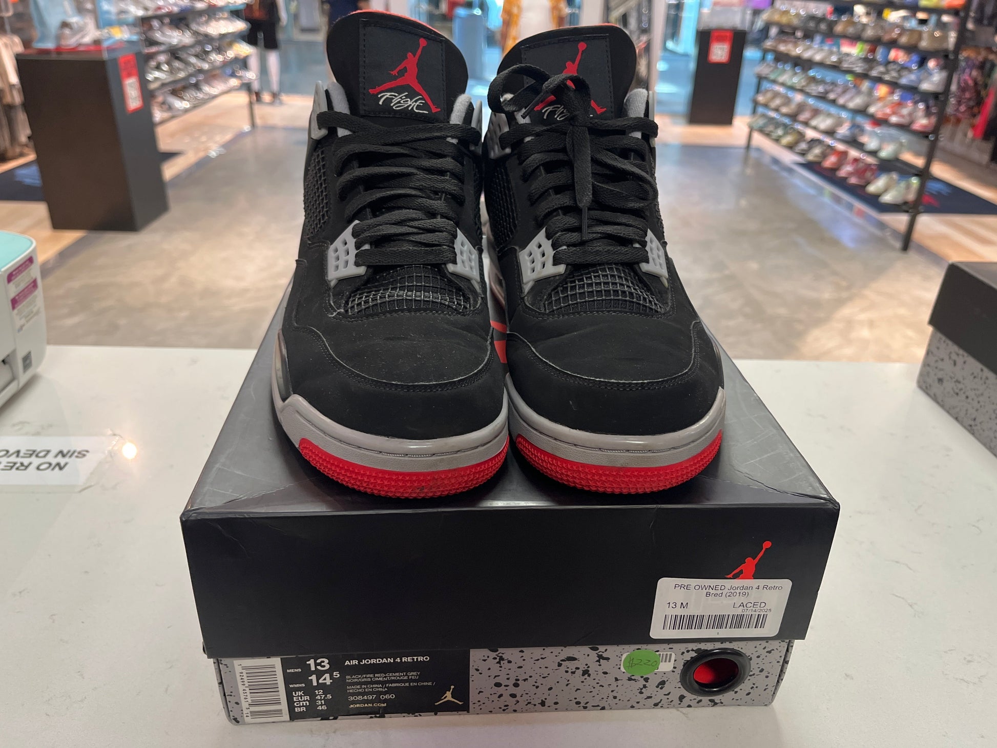PRE OWNED Jordan 4 Retro Bred (2019)