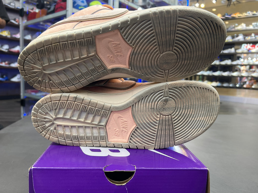 PRE OWNED SB Dunk Low Trocadéro Gardens