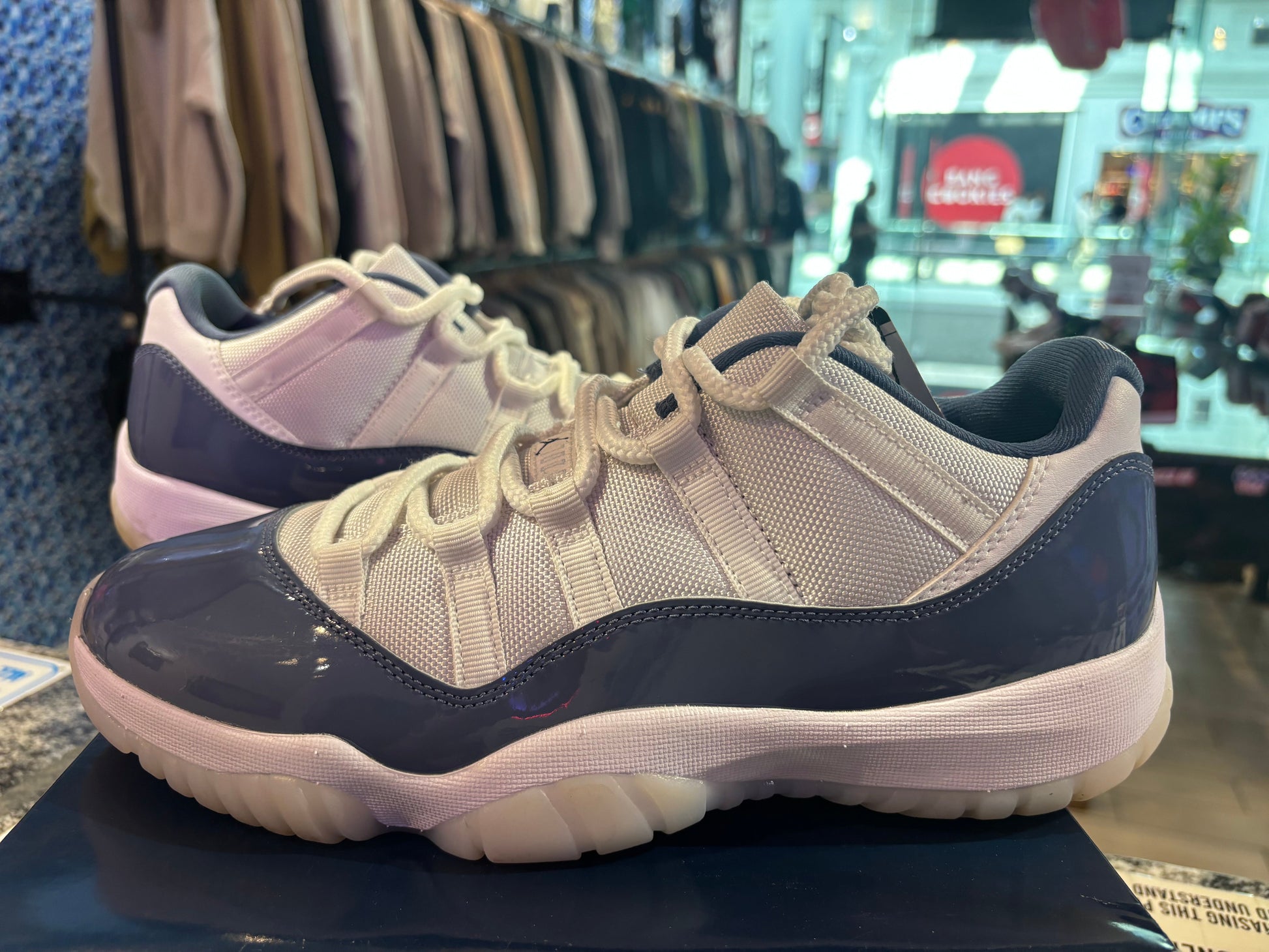 PRE OWNED Jordan 11 Retro Low Diffused Blue