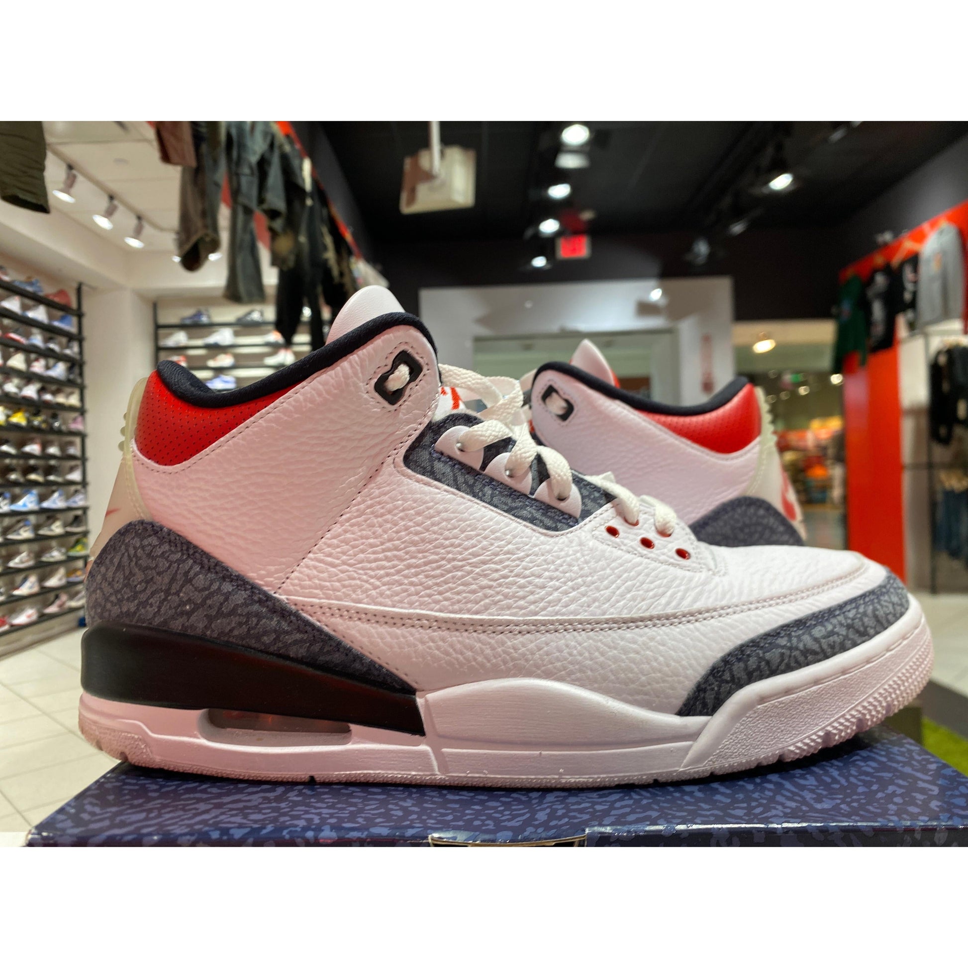 PRE OWNED Jordan 3 Retro SE Fire Red Denim (2020)