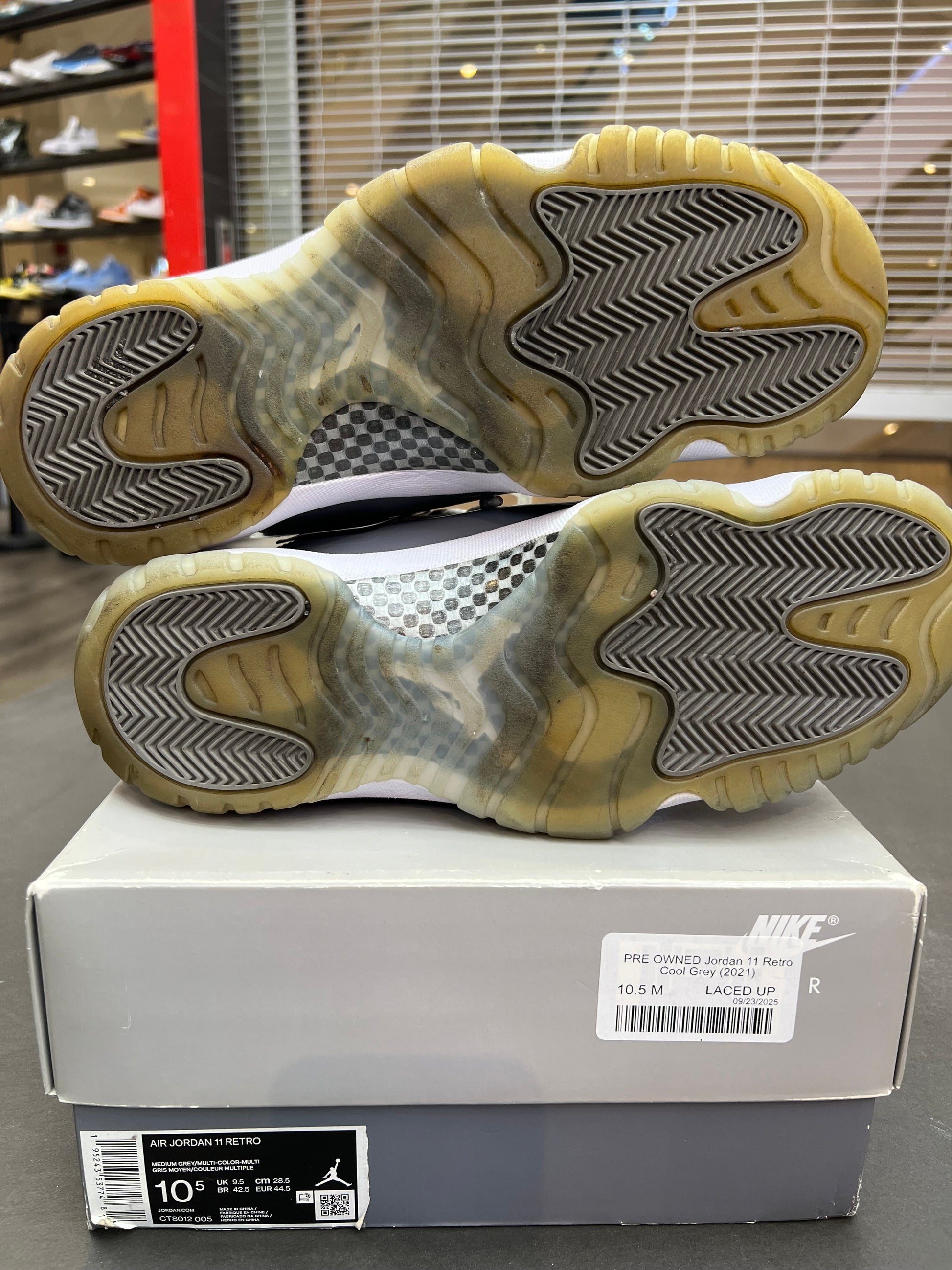 PRE OWNED Jordan 11 Retro Cool Grey (2021)