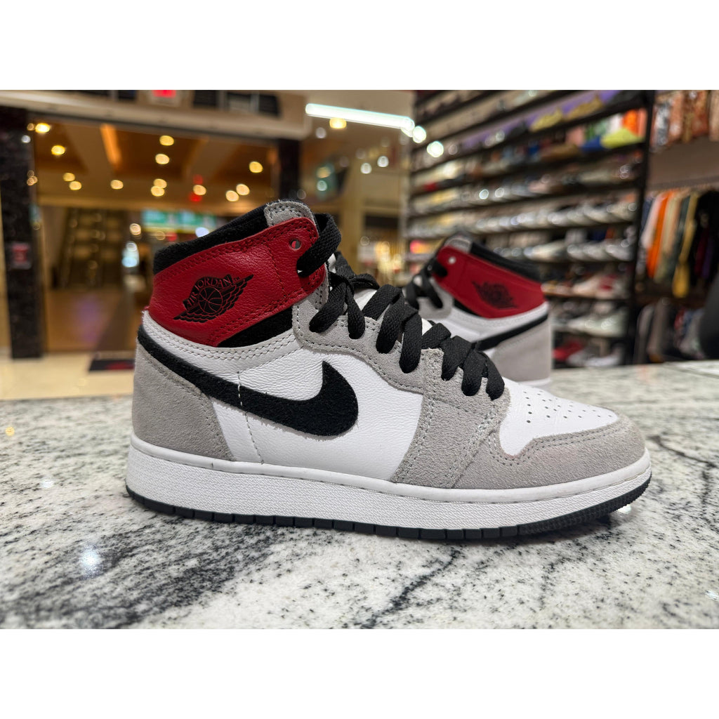 PRE OWNED Jordan 1 Retro High Light Smoke Grey (GS)