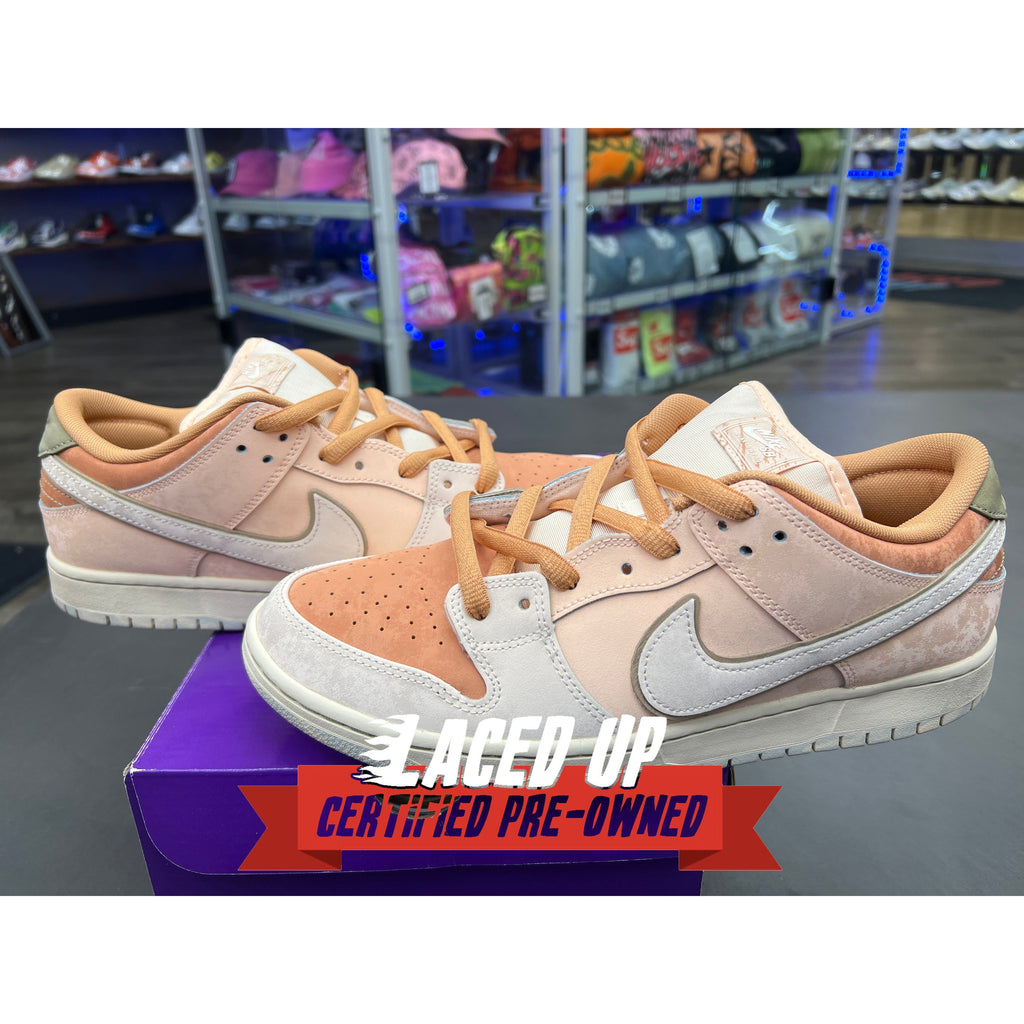 PRE OWNED SB Dunk Low Trocadéro Gardens