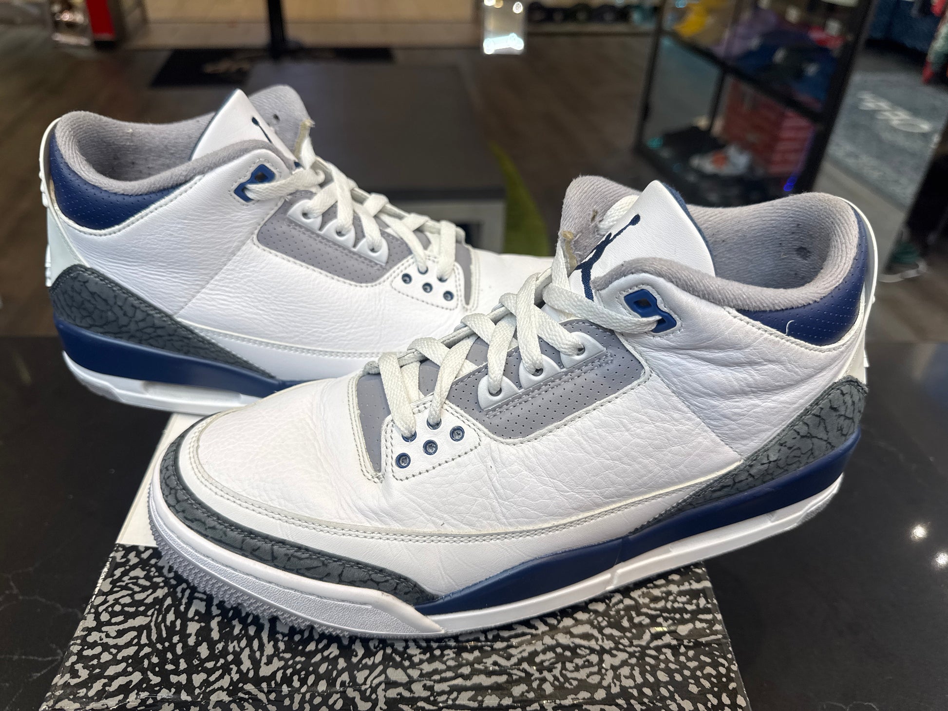 PRE OWNED Jordan 3 Retro Midnight Navy