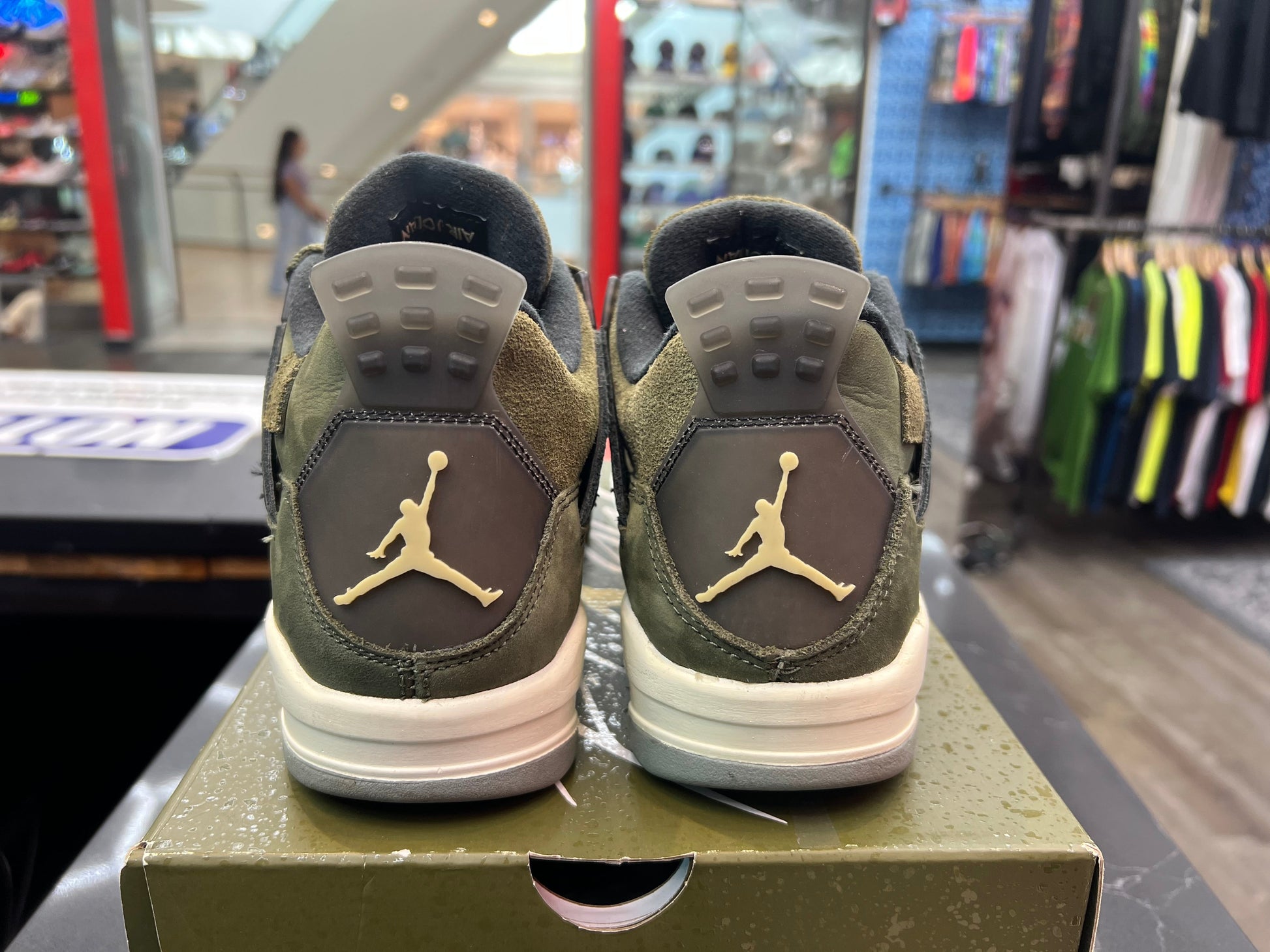PRE OWNED Jordan 4 Retro SE Craft Medium Olive (GS)
