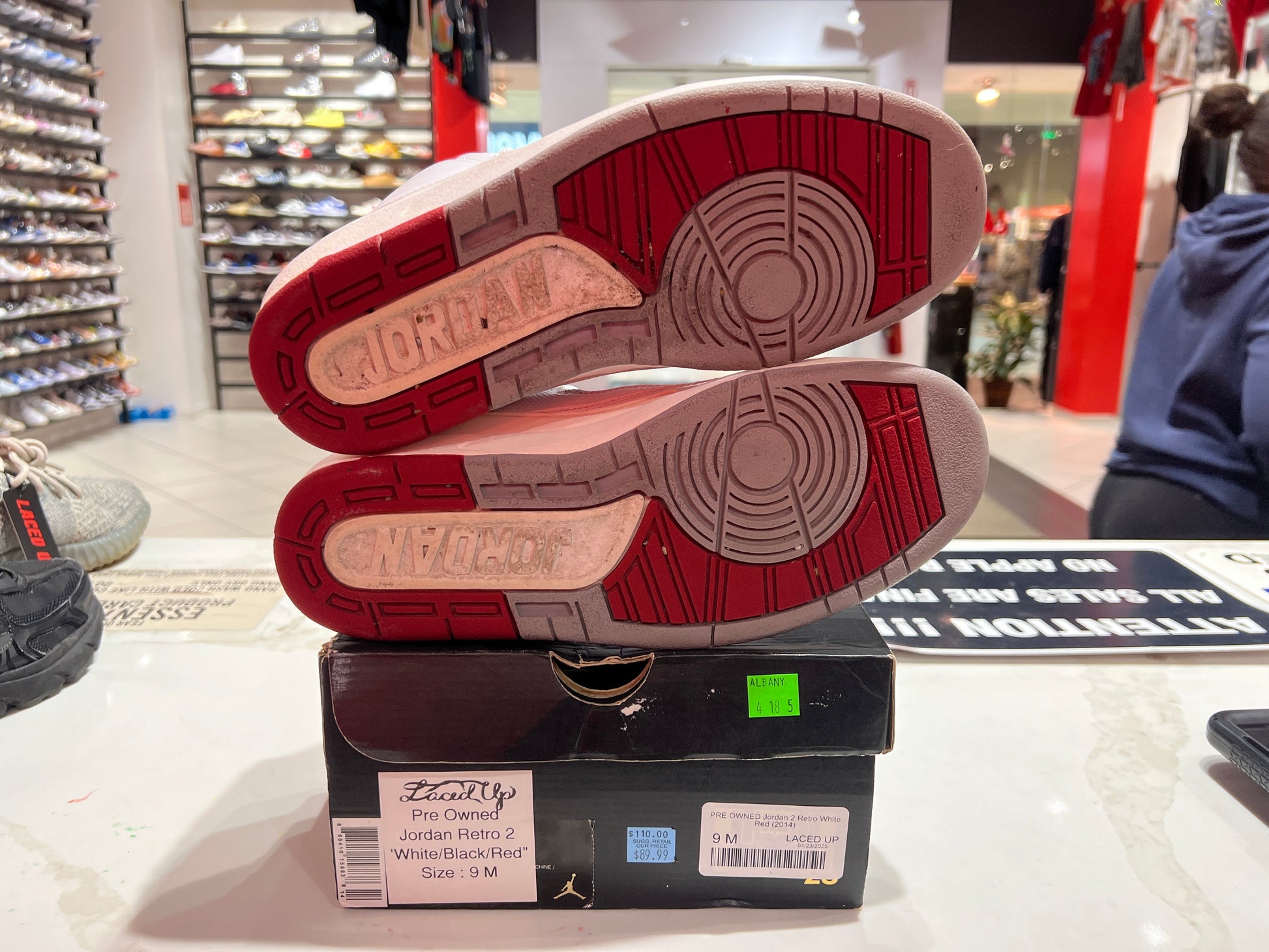 PRE OWNED Jordan 2 Retro White Red (2014)