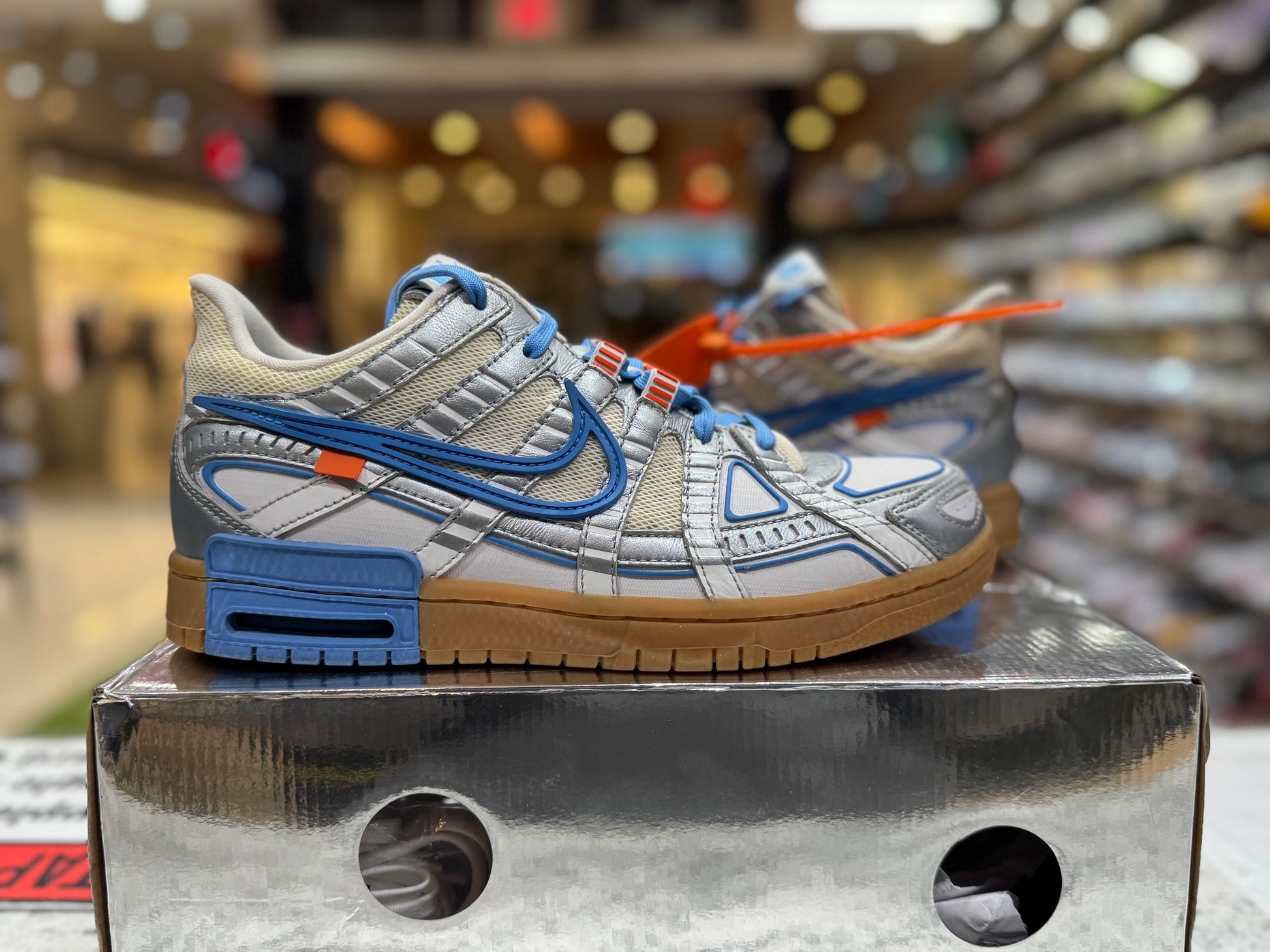 PRE OWNED Nike Air Rubber Dunk / OW “UNC”