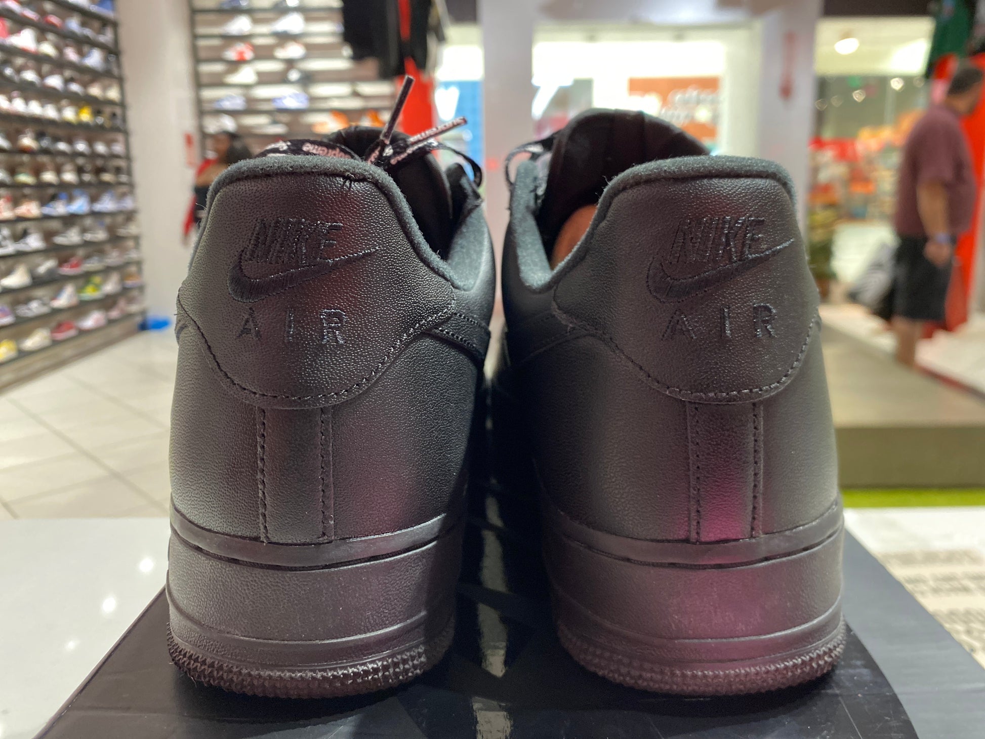 PRE OWNED Nike Air Force 1 Low Supreme Black