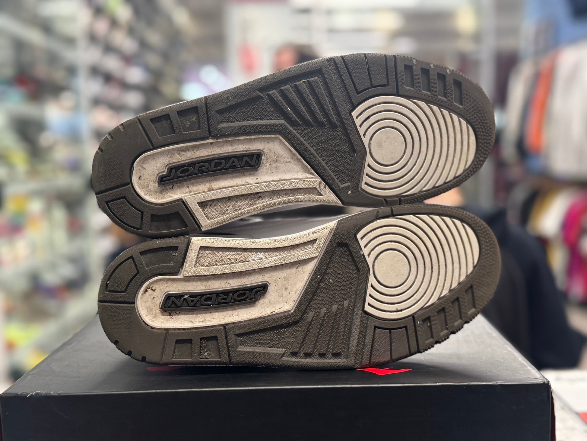 PRE OWNED Air jordan Retro 3 "Mocha"