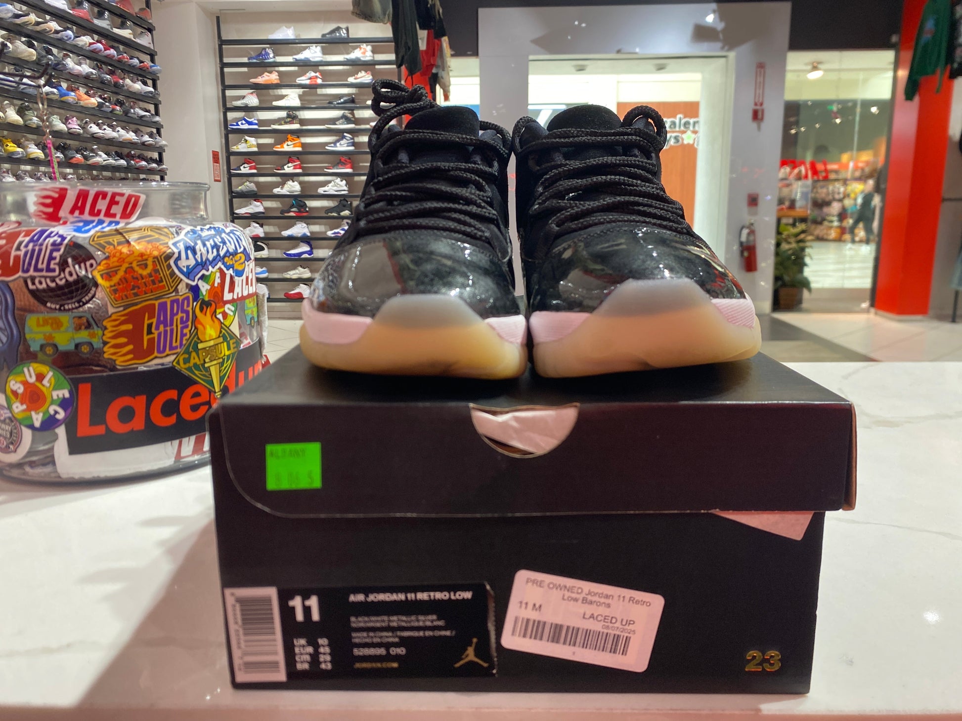 PRE OWNED Jordan 11 Retro Low Barons